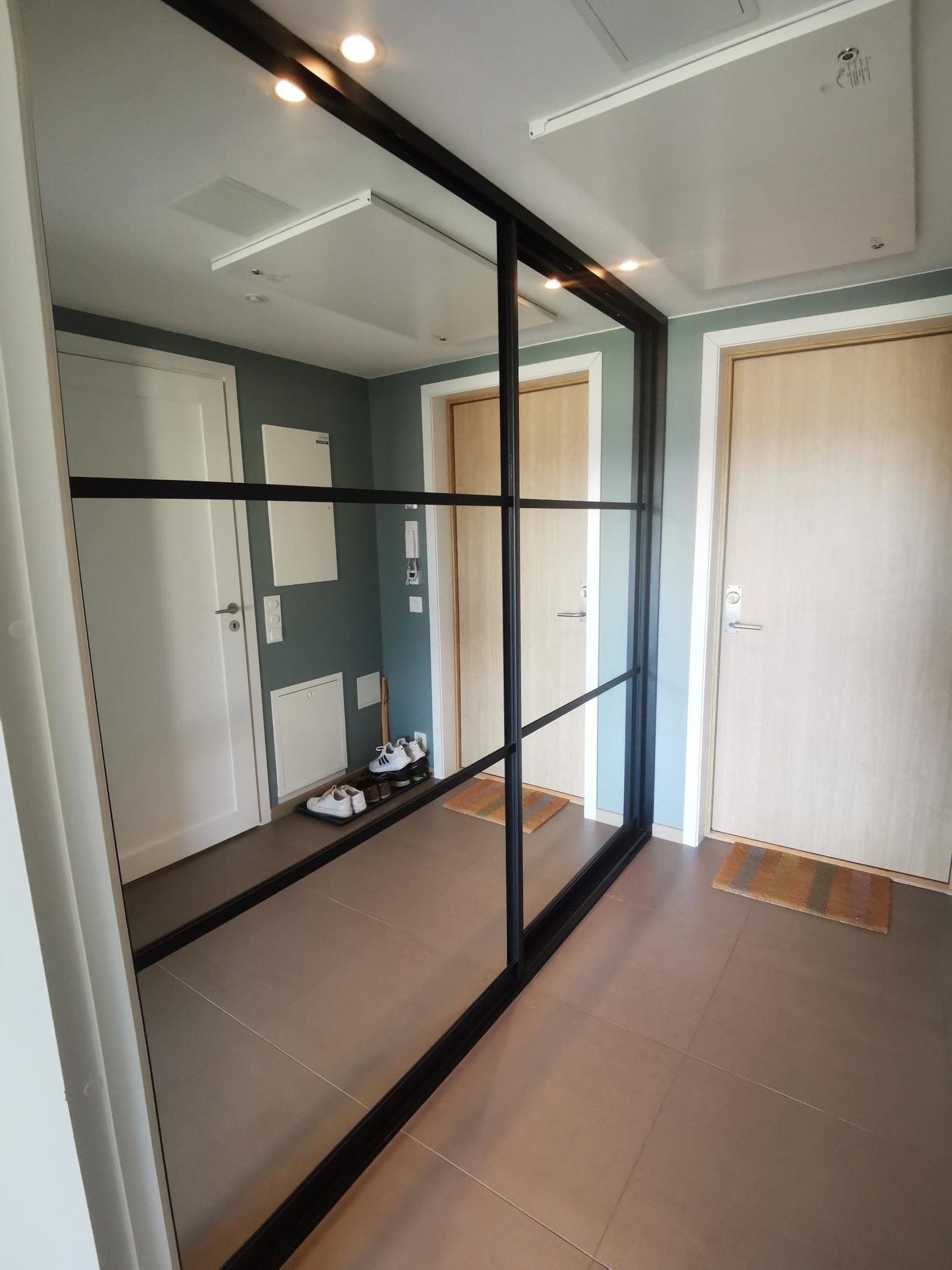 Skyvedørsgarderobe fra Garderobemannen Galleribilde