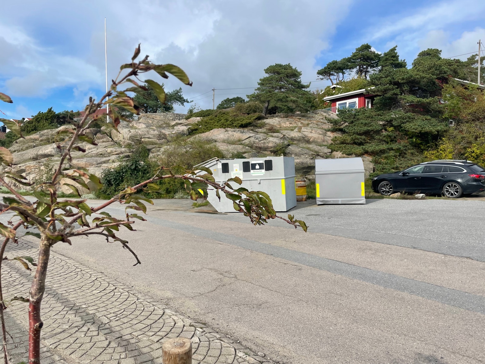 Søppel container, glass og metall Galleribilde
