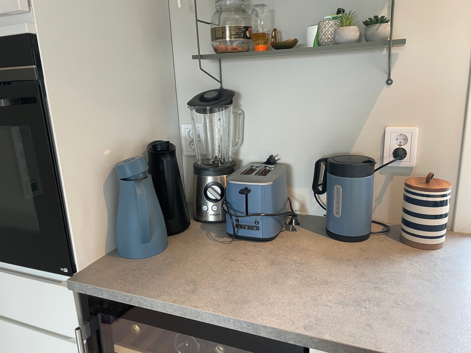 Smoothimaskin, brødrister og vannkoker Galleribilde