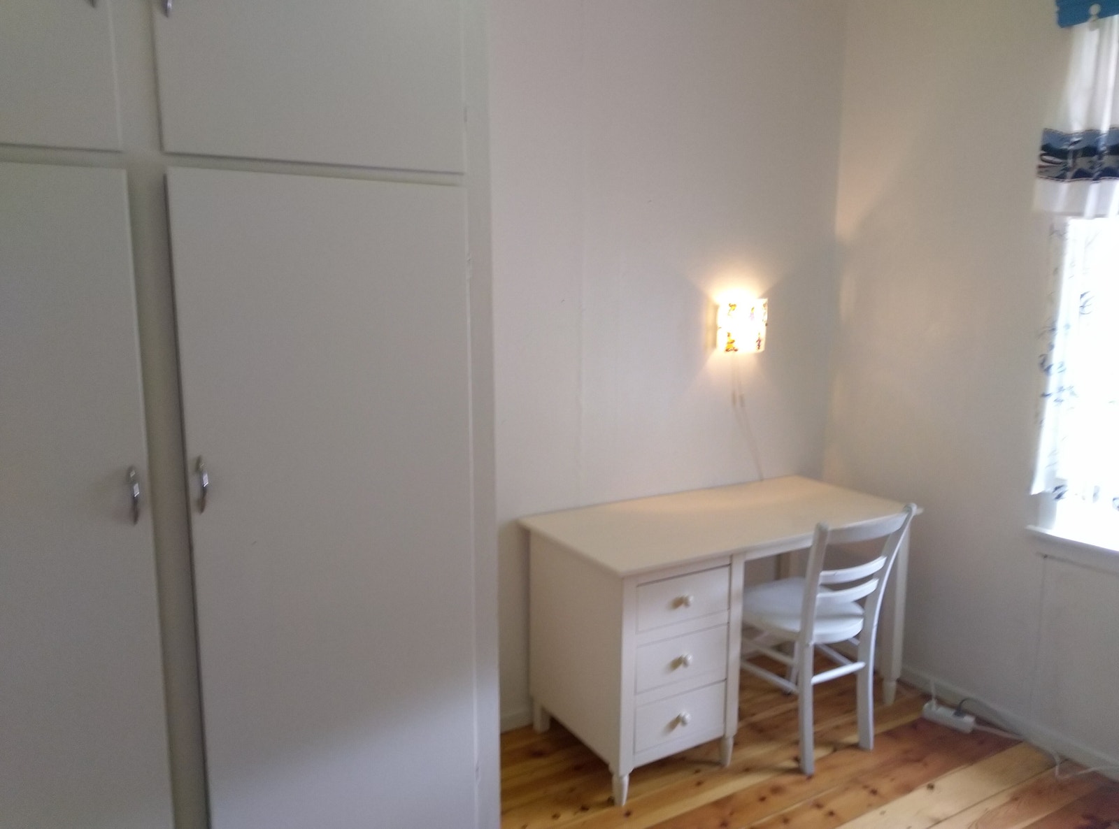 Soverom 3 i andre etasje, veggskap Galleribilde