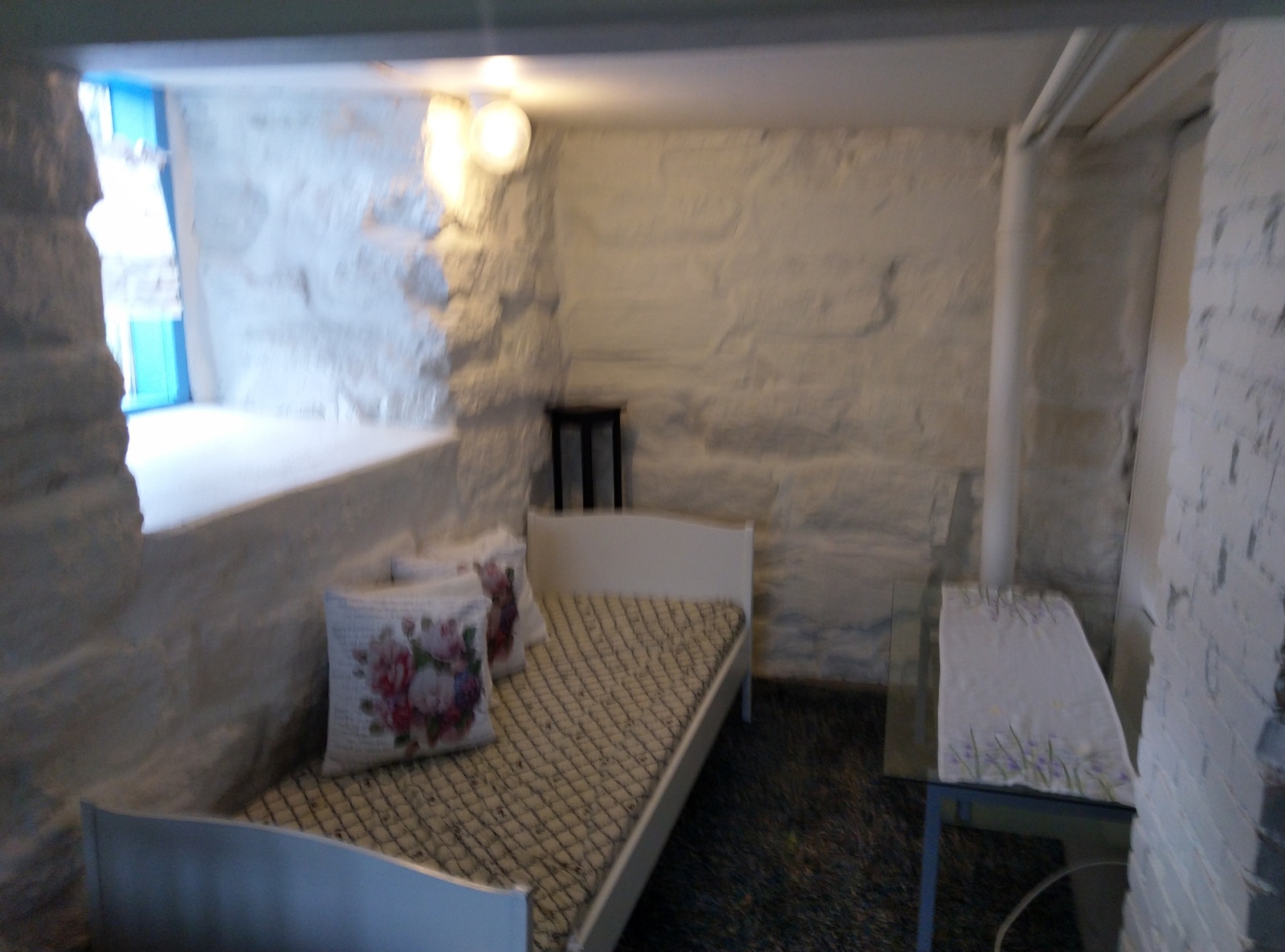 Stovekrok i kjellar (her brukt som soveplass nr. 3) Galleribilde