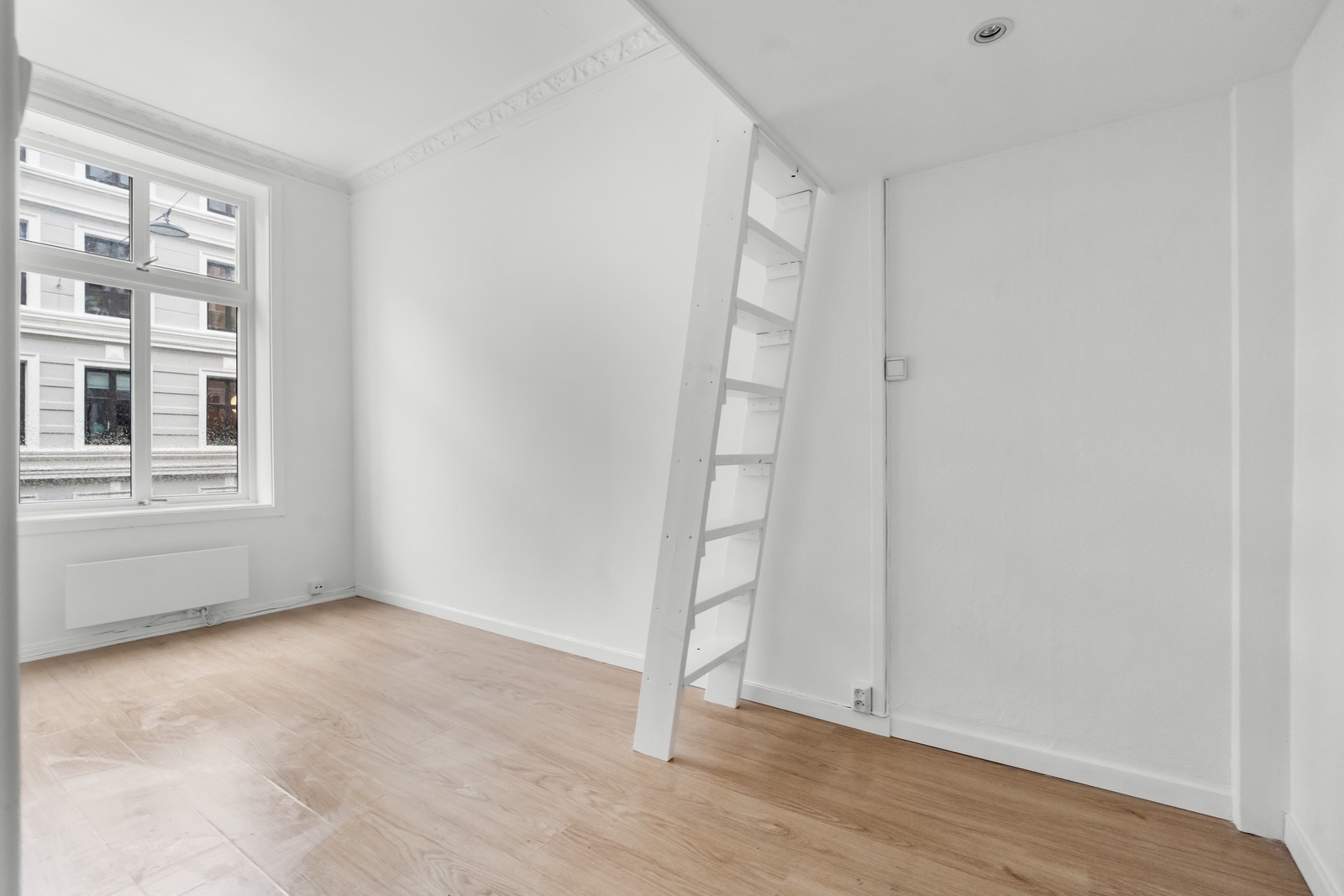 Utsikt rett ut i gaten ( 2 etg. ) Galleribilde