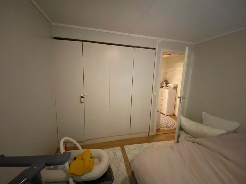 integrert klesskap på soverom Galleribilde