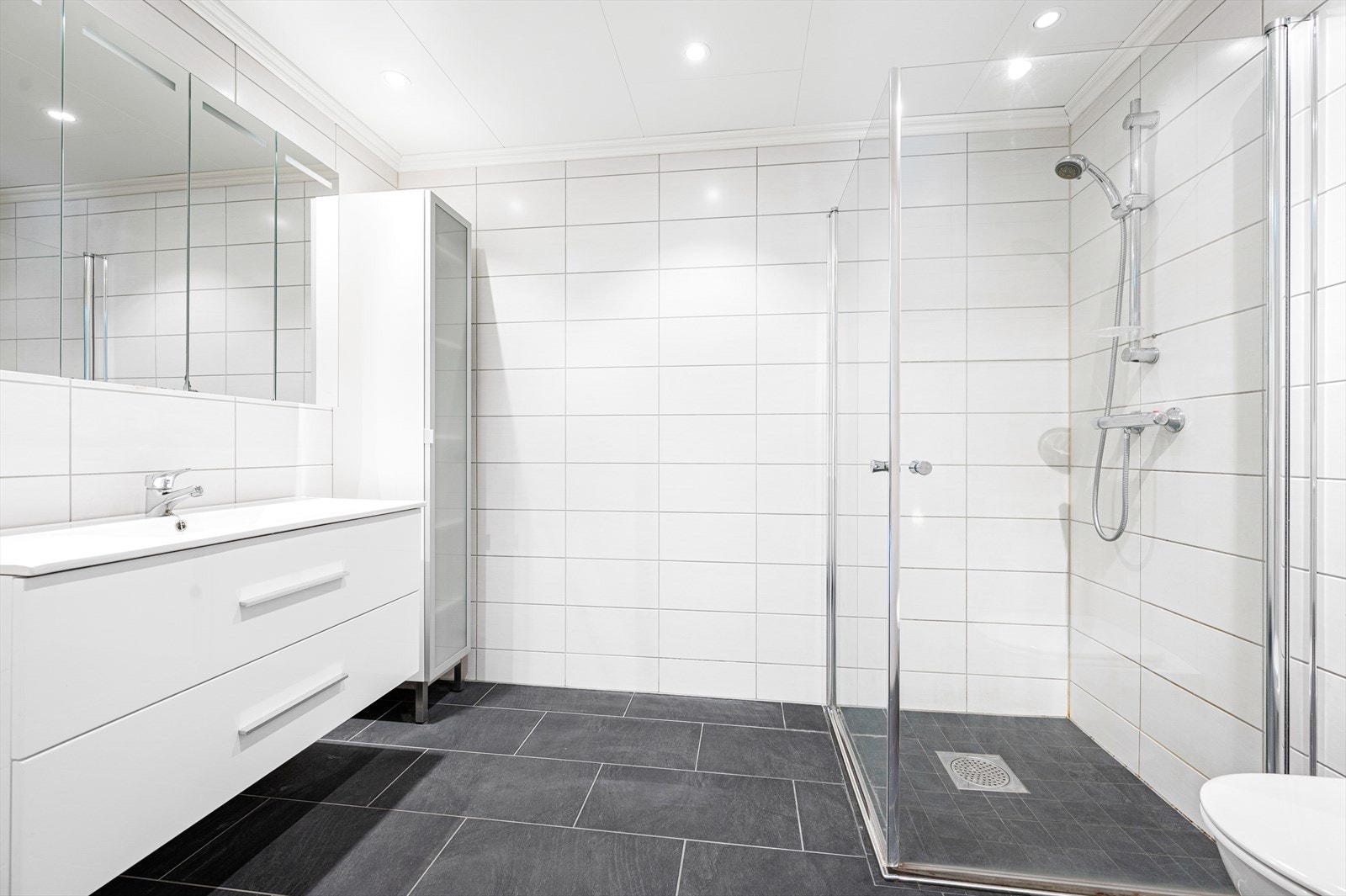 Fliselagt bad Galleribilde