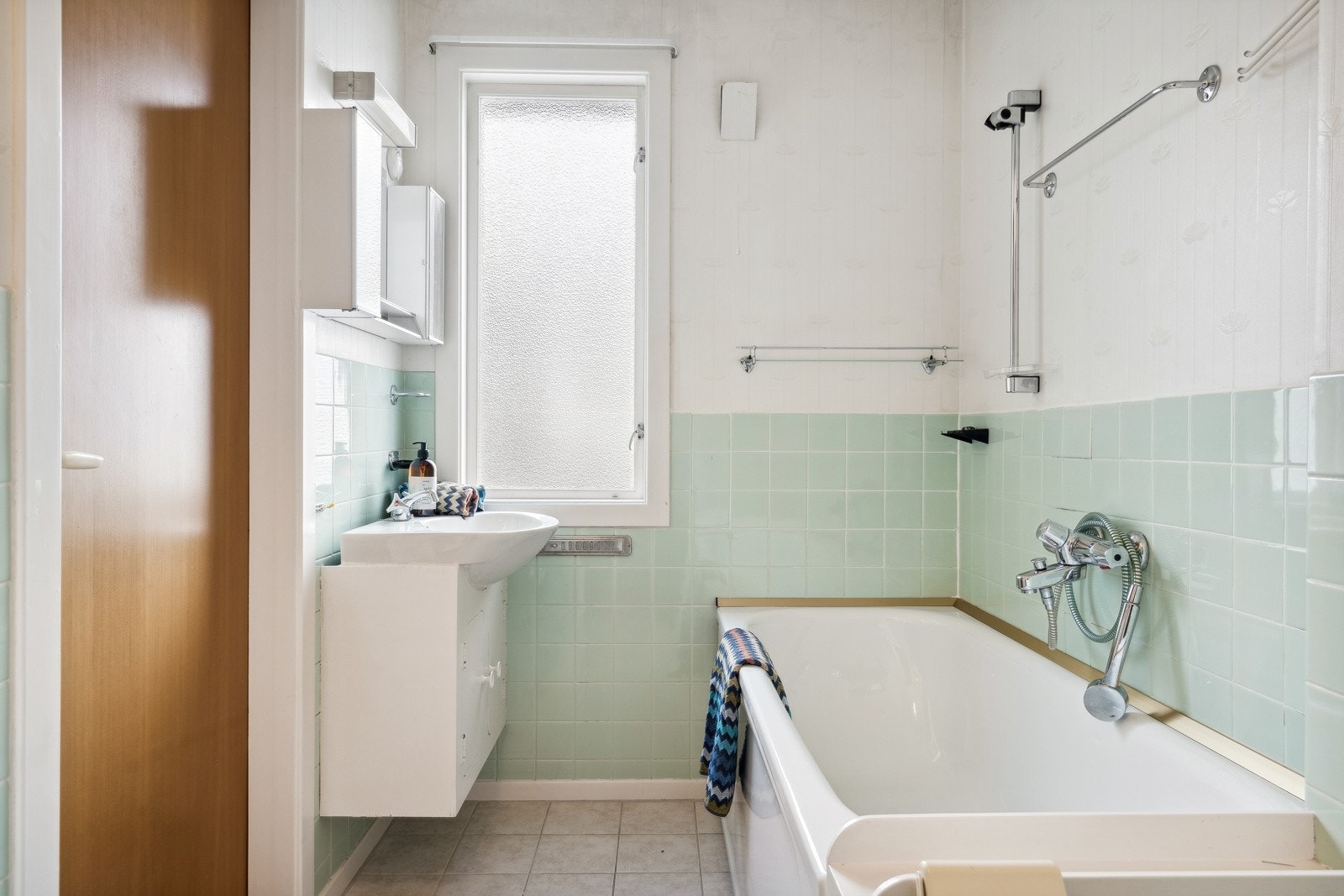 Eine badet ligg i tilknyting til hovudsoverommet. Galleribilde