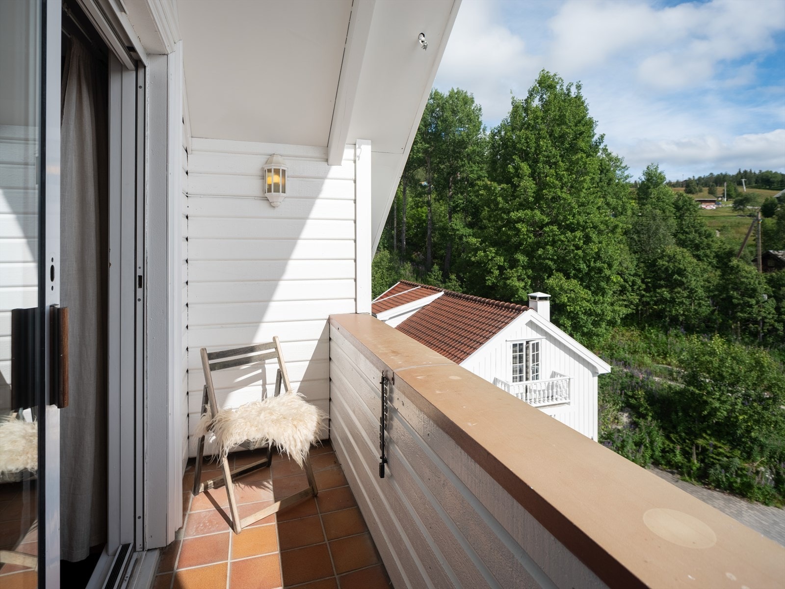 Luftebalkong fra stue Galleribilde