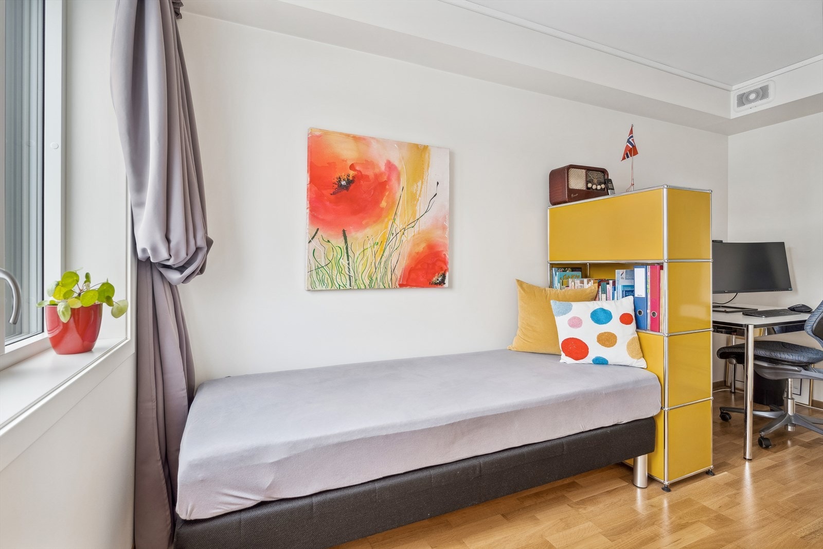 Soverom nr.3 med sjøutsikt og helt uten innsyn! Galleribilde