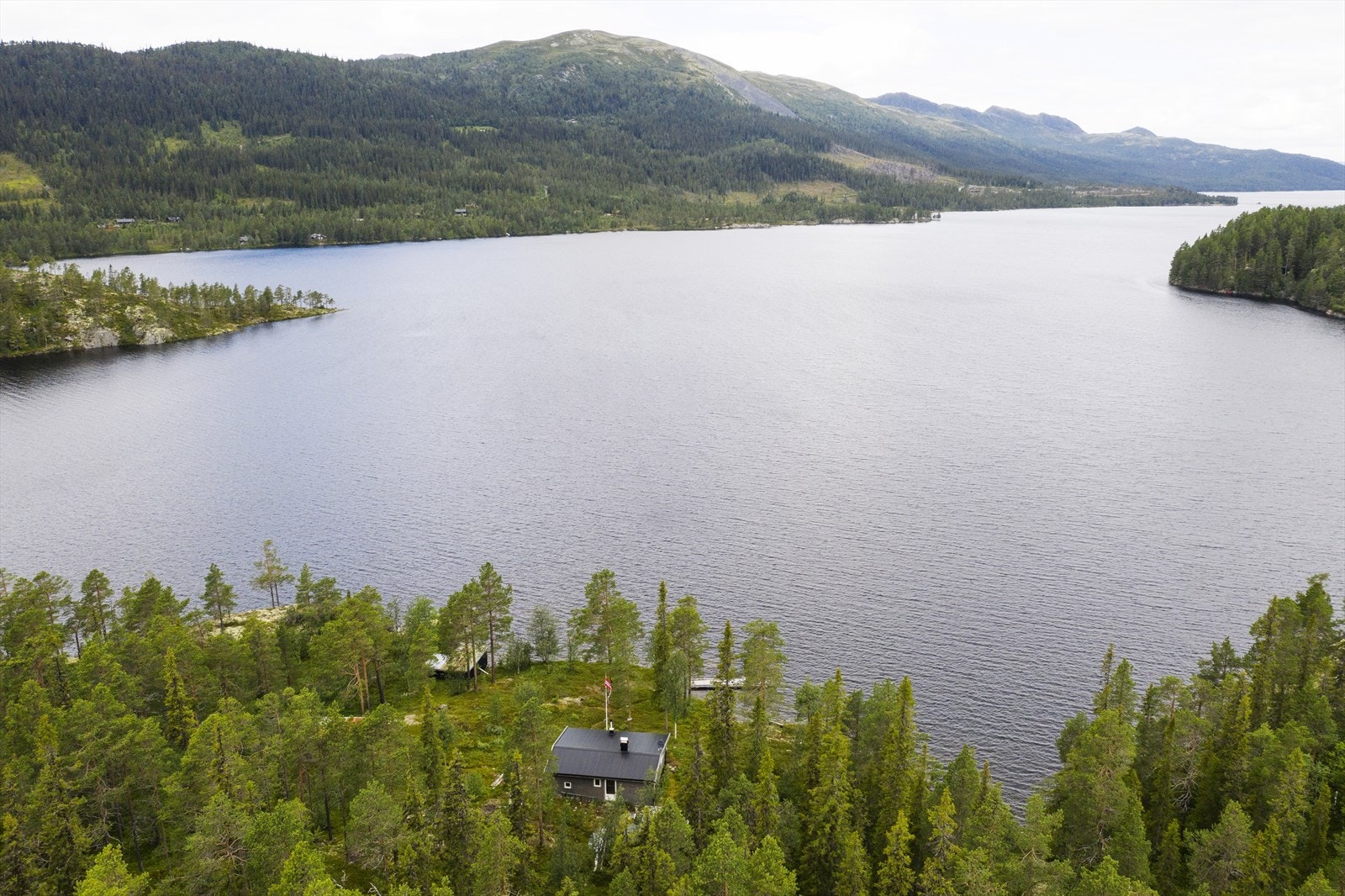 Velkommen til Øygardsholman i Tunhovdfjorden. Galleribilde