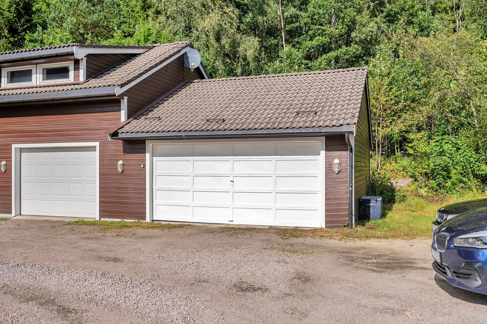 Dobbel garasje Galleribilde