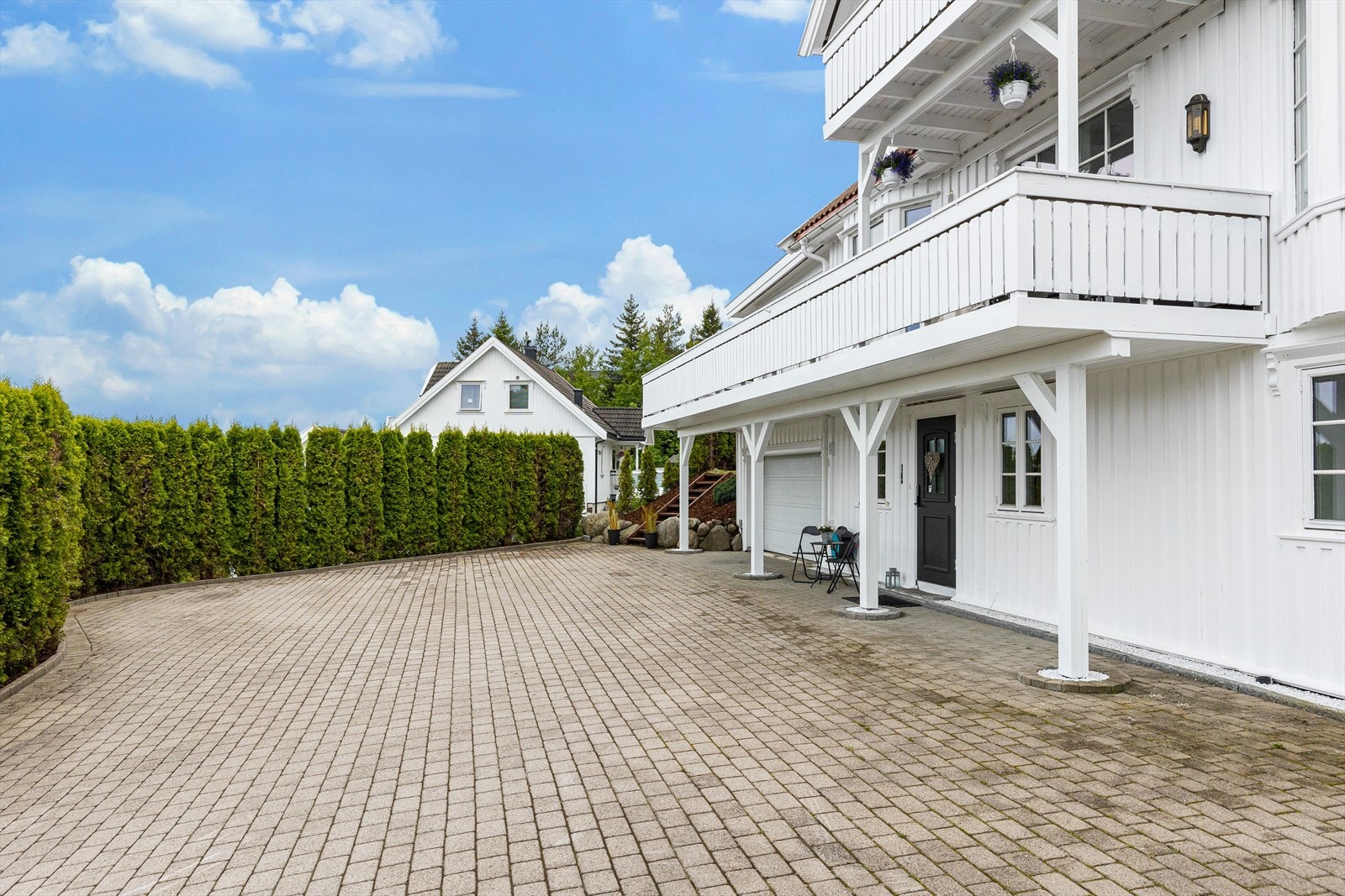 Inngangsparti med belegningsstein Galleribilde