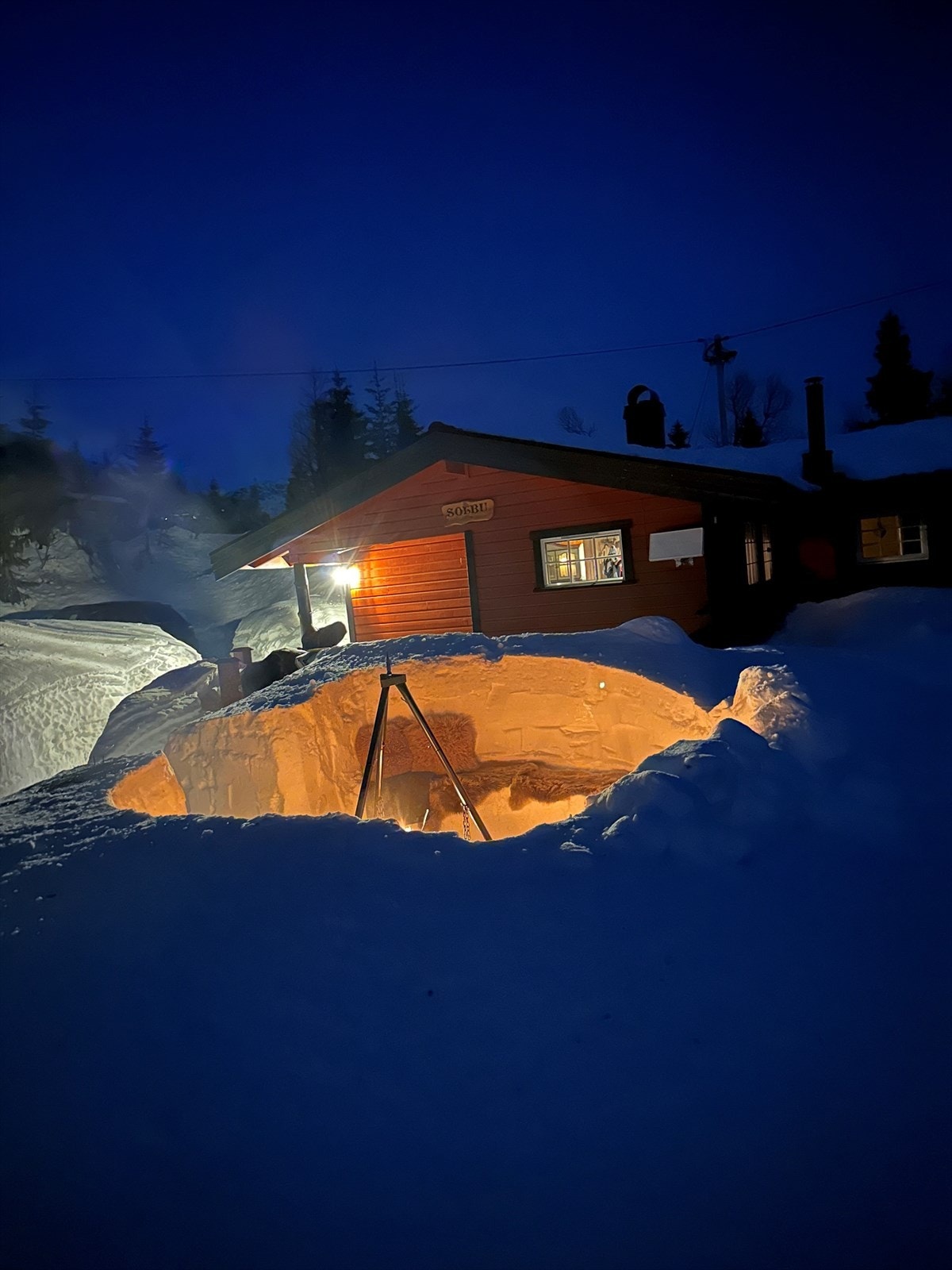 Stemning ved bålpanne 4.jpg Galleribilde