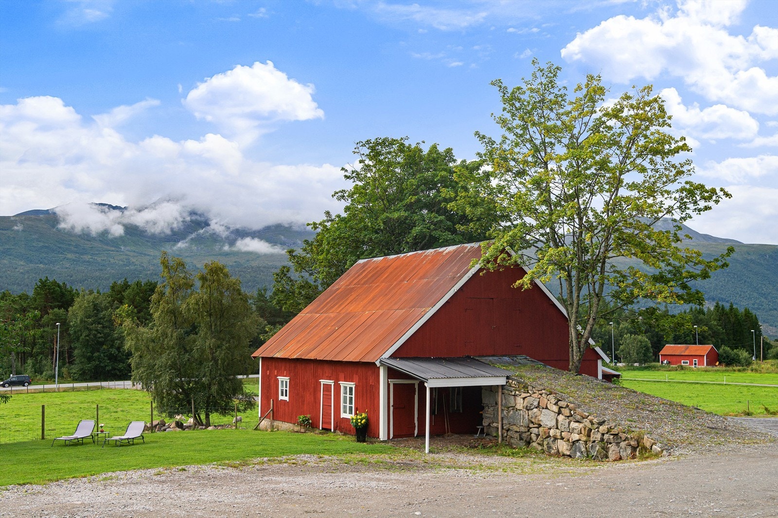 Løe fra ca 1930 med gode lagringsmuligheter Galleribilde