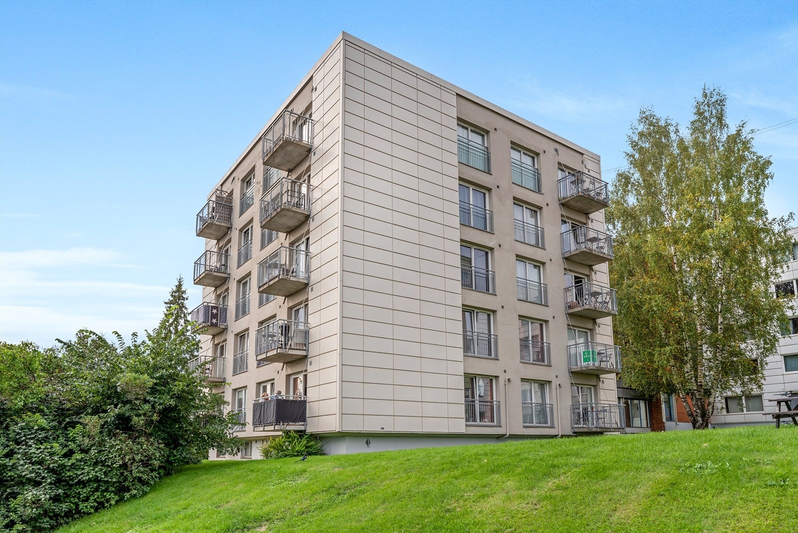 Borettslaget har takterrasse og fine utearealer Galleribilde