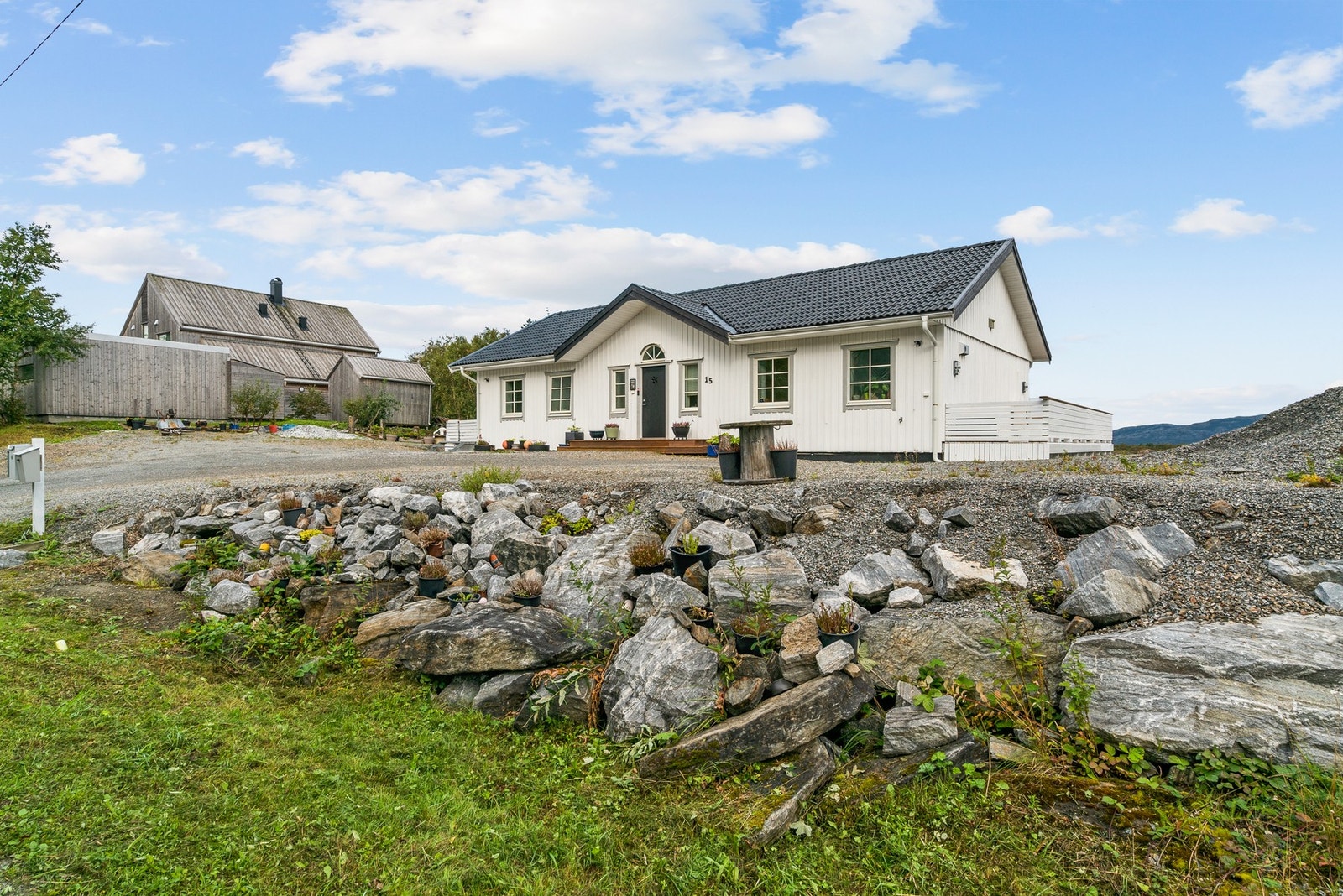 Boligen ligger i attraktivt boligområde på Leines i Leirfjord Galleribilde