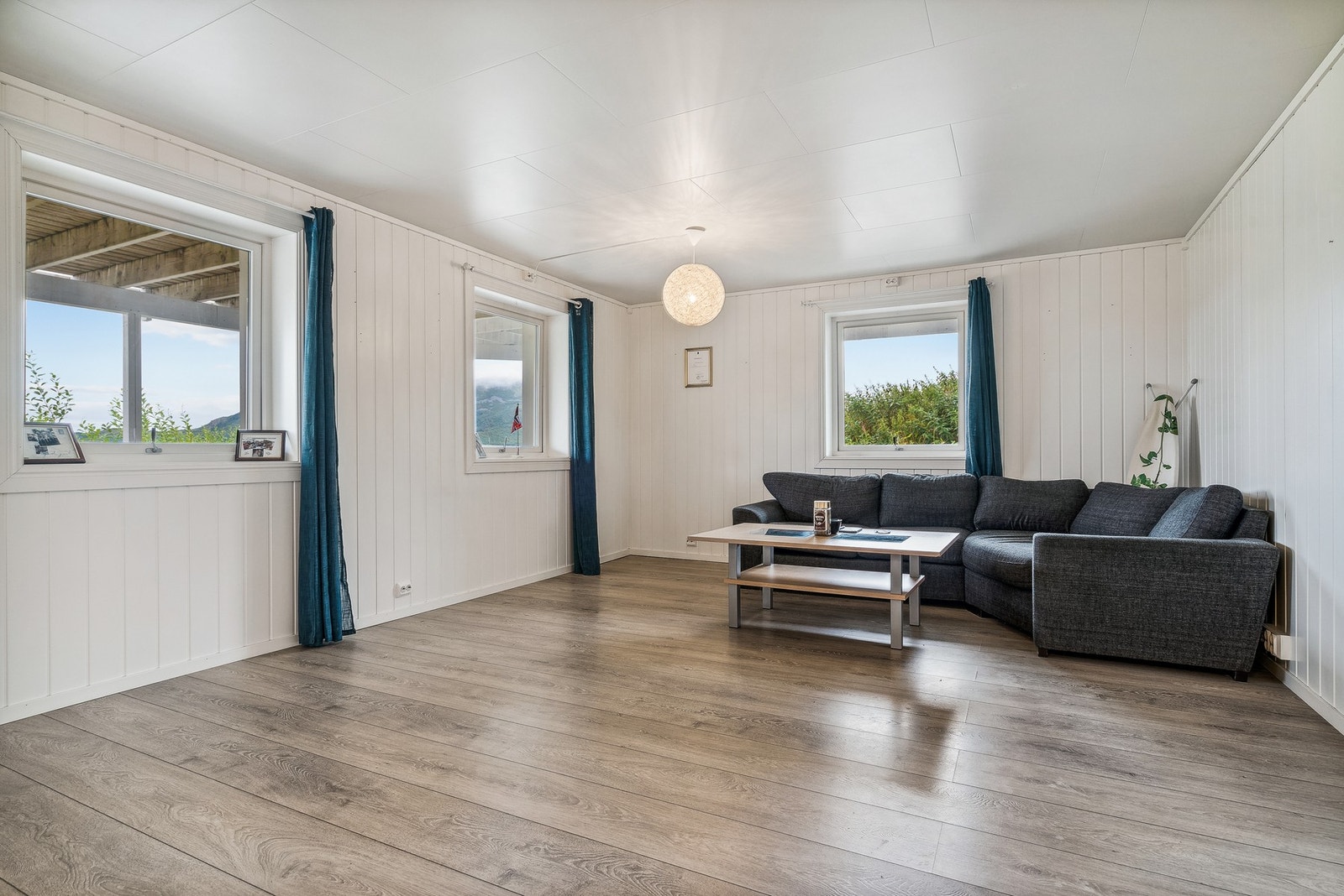 Alle rommene i leilighetene byr på god størrelse og fremstår som åpen og romslig Galleribilde