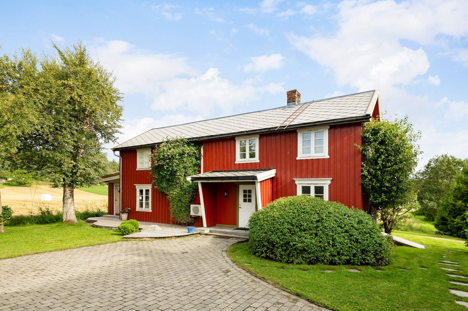 Nyveien 20 er i dag utleid og består av to etasjer. Galleribilde