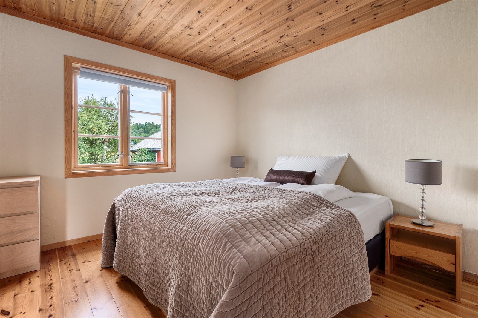 Soverom mot nordøst på 14 kvm. Galleribilde