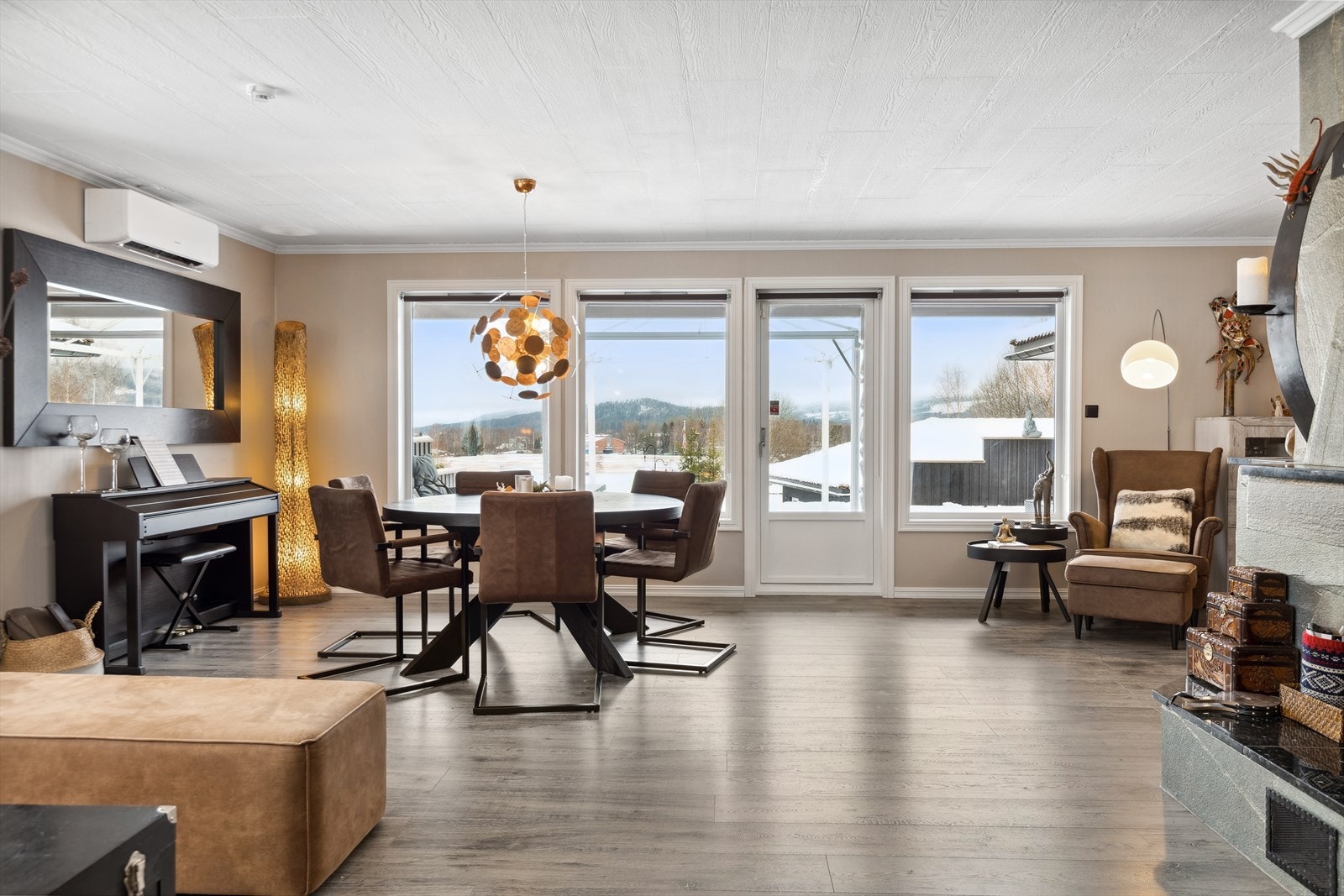 Det er i tillegg montert varmepumpe i 2022 som sørger for et godt innemiljø. Galleribilde