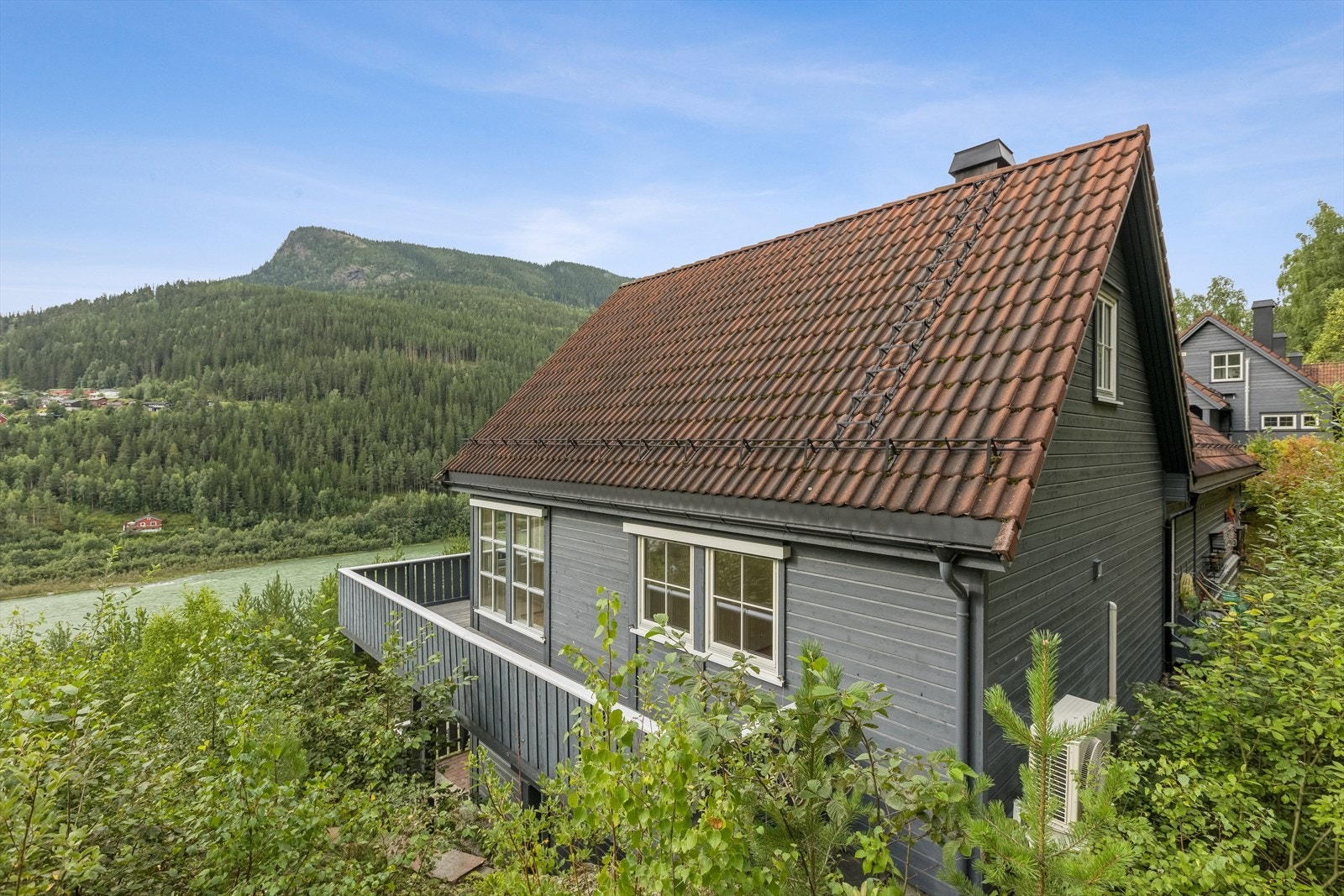 Ute og fasade Galleribilde