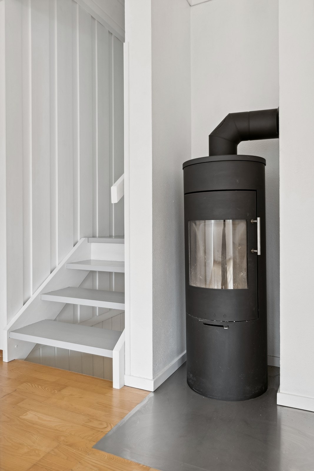 Vedovn i stue. Galleribilde