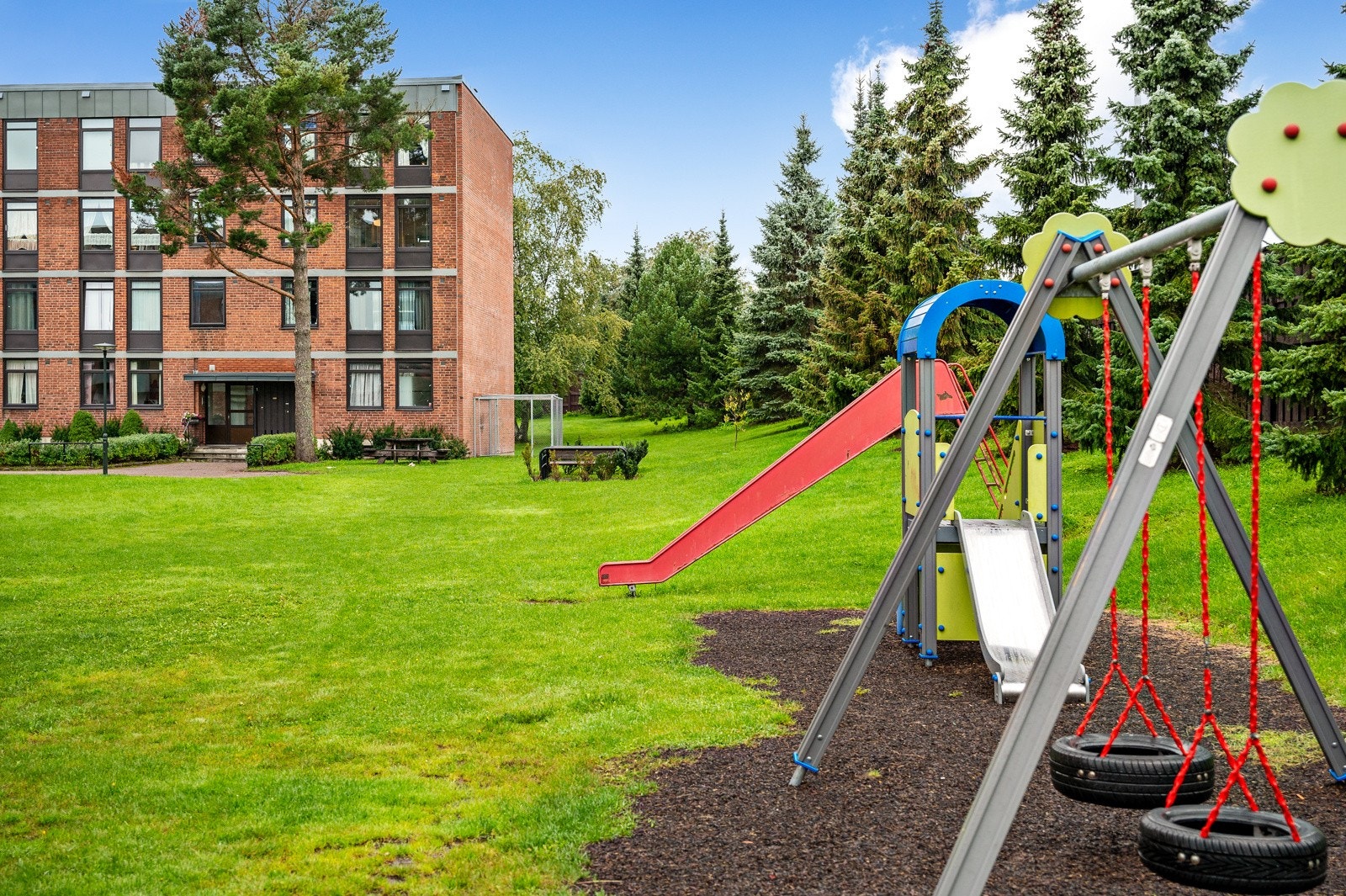 Lekeplassen er super dersom har du barn. Galleribilde