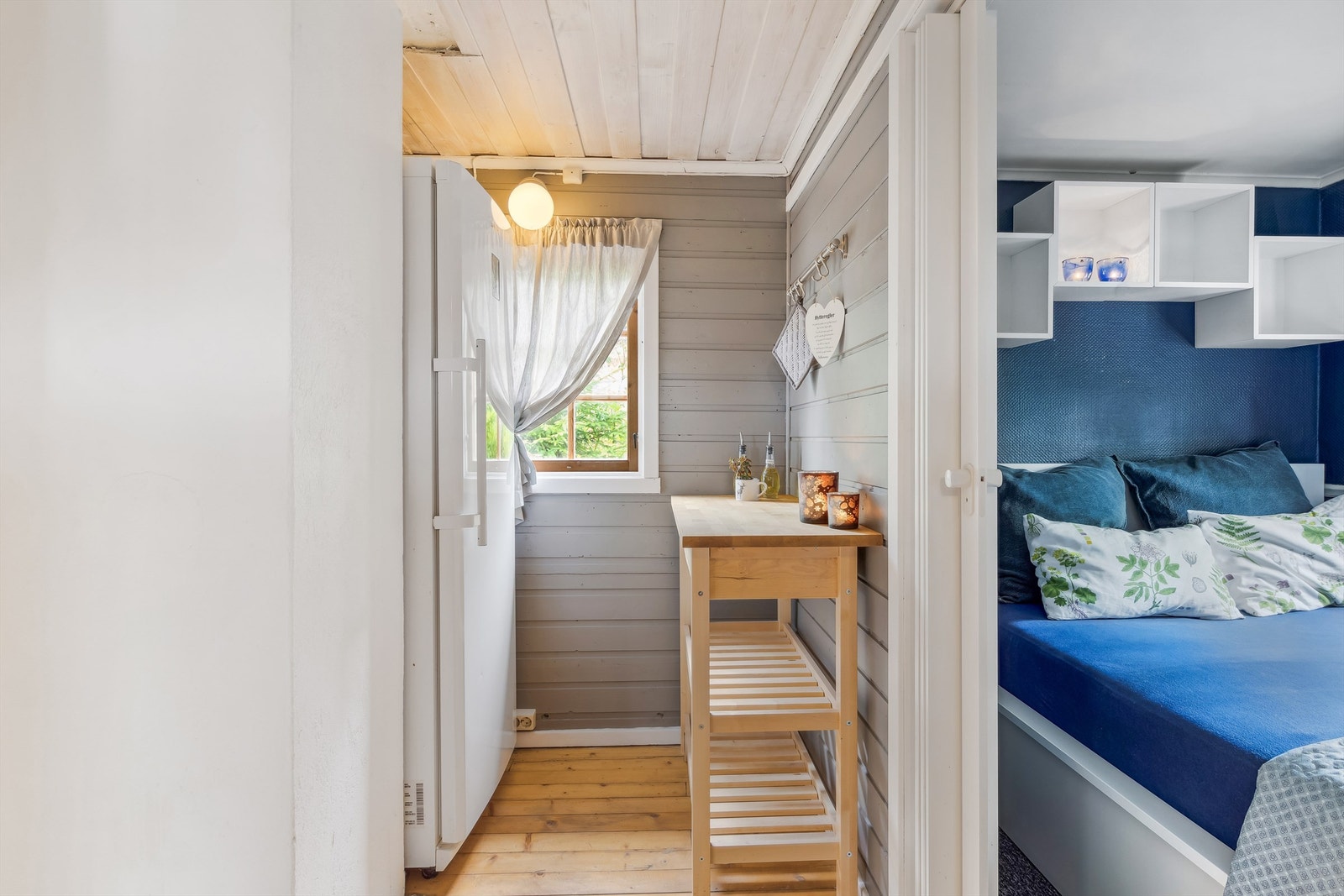 Kjøkkenkrok med plass til kjøleskap Galleribilde