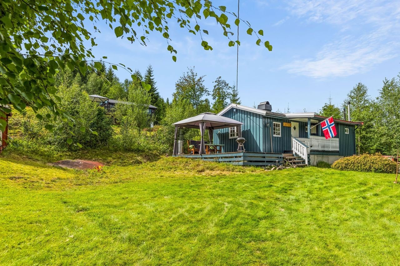 Hytta ligger på festet tomt - festeavgiften er for inneværende år 1758,- Galleribilde