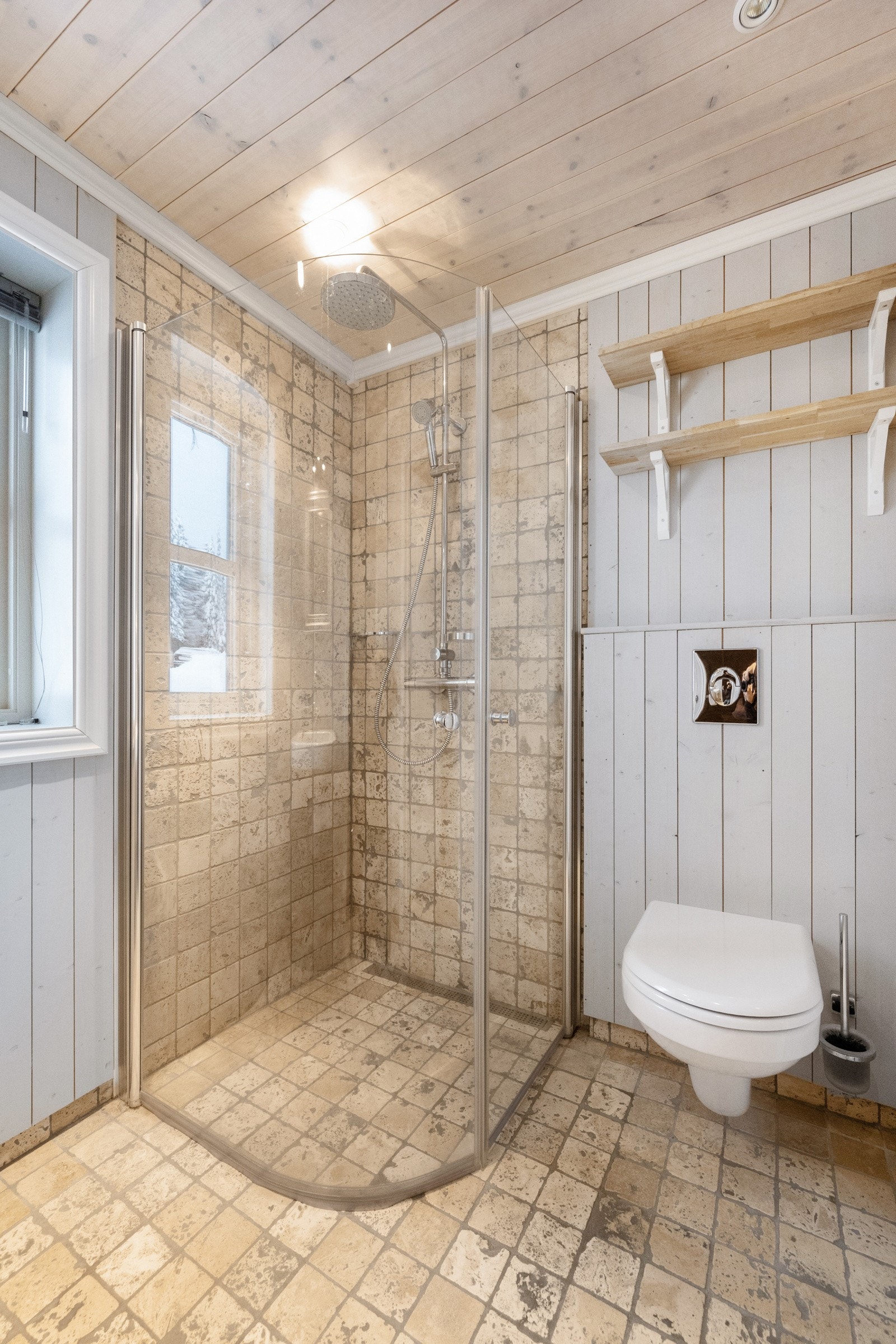 Bad I i hovedhytte Galleribilde