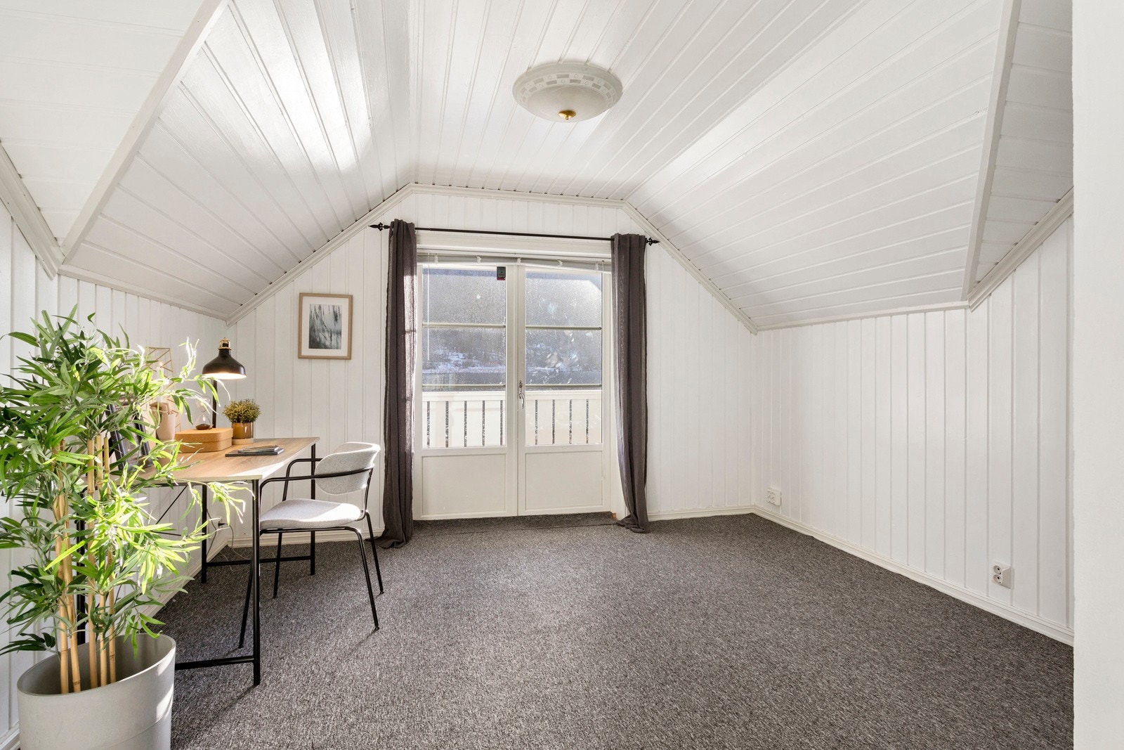 Stue/hall på loft med utgang mot balkong Galleribilde