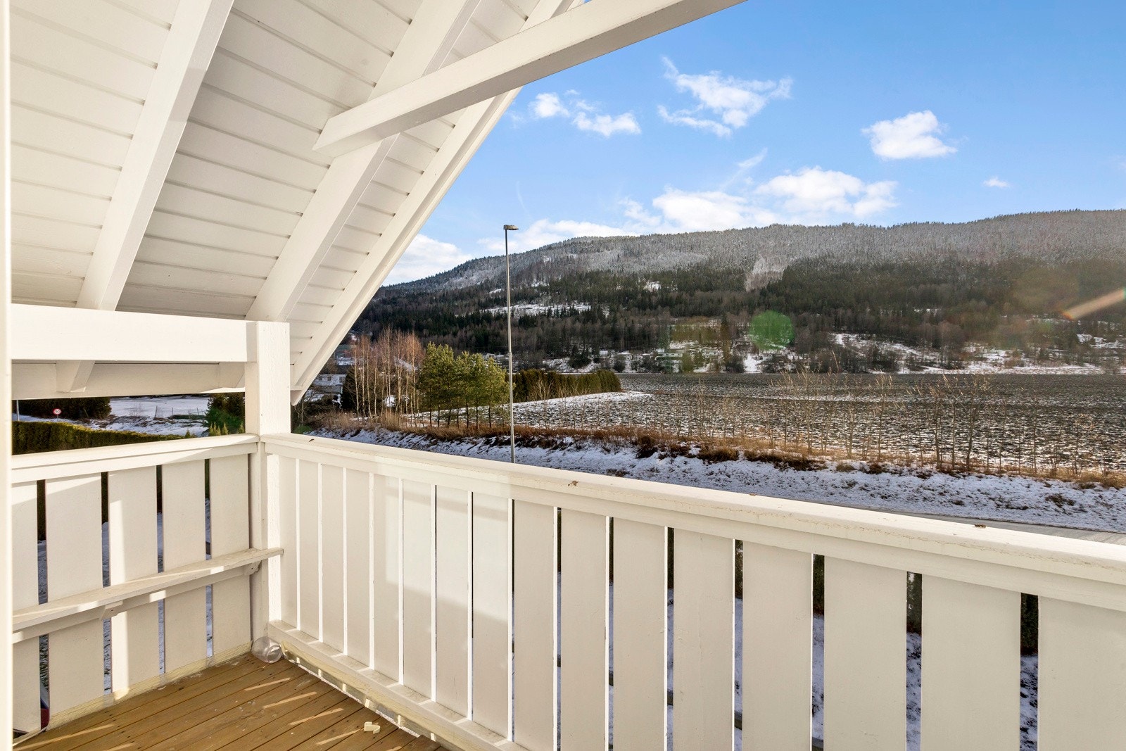 Utsikt fra balkongen fra loftetasjen Galleribilde