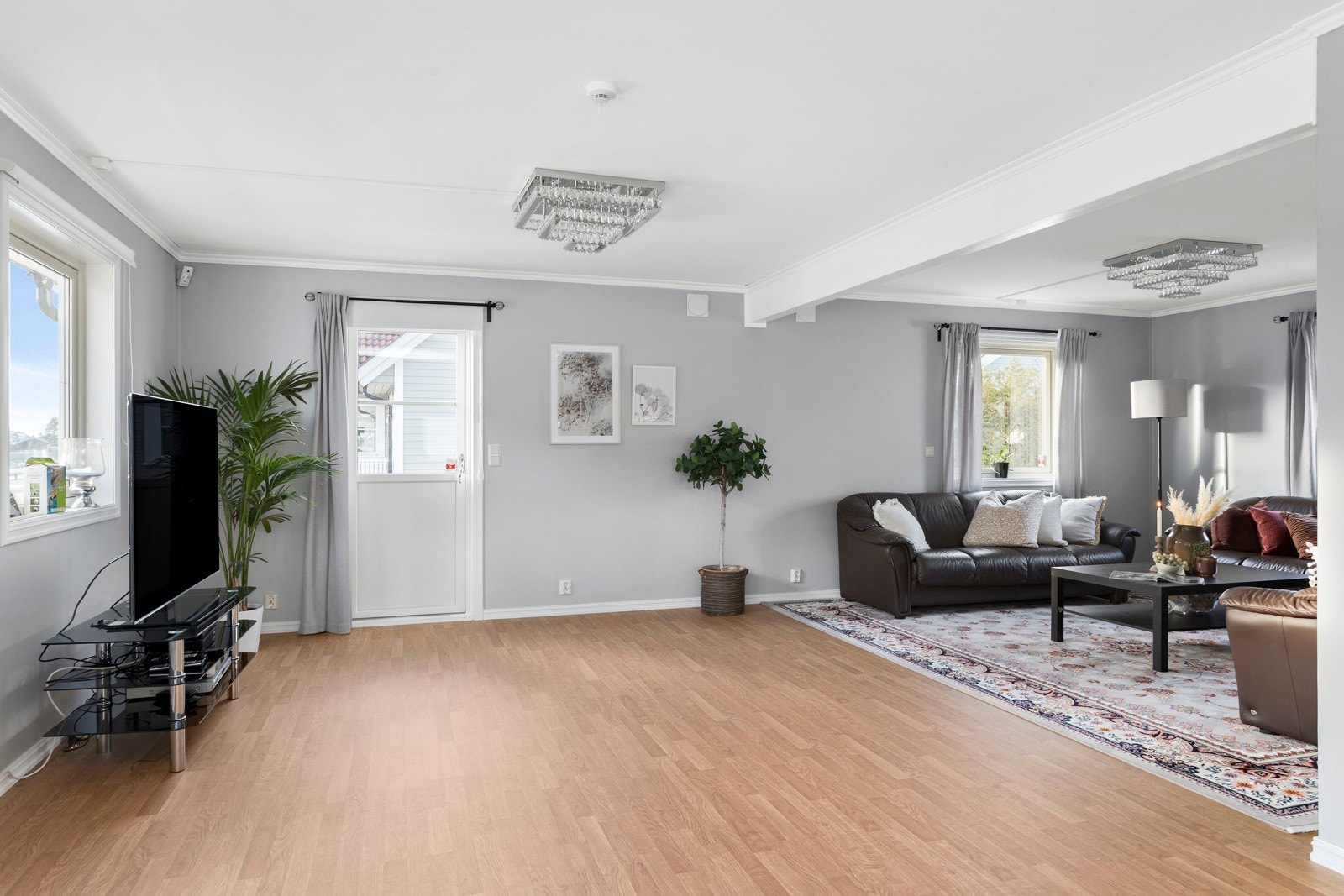 Utgang til veranda fra stue Galleribilde