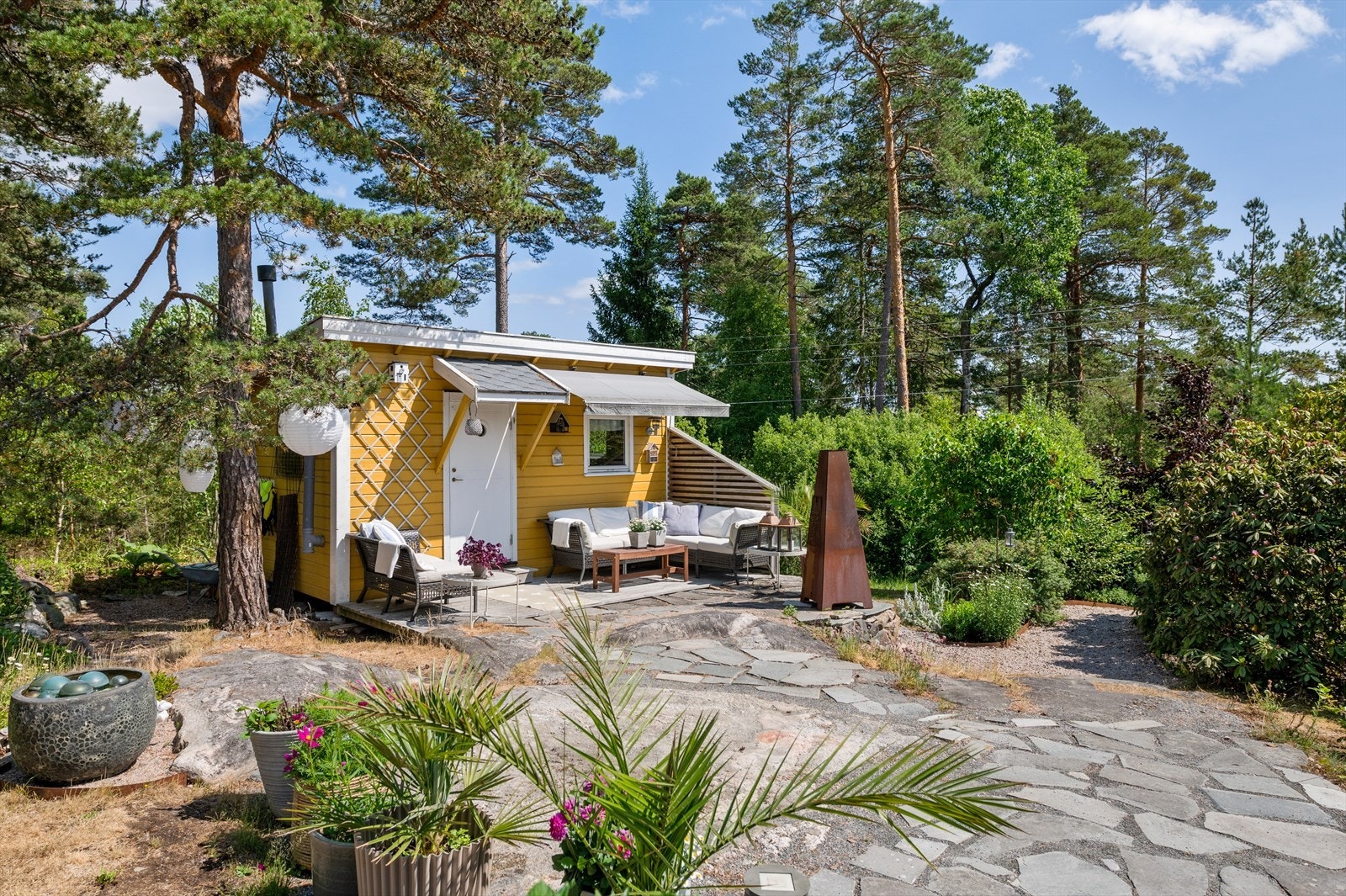 Koselig uteplass foran annekset. Galleribilde