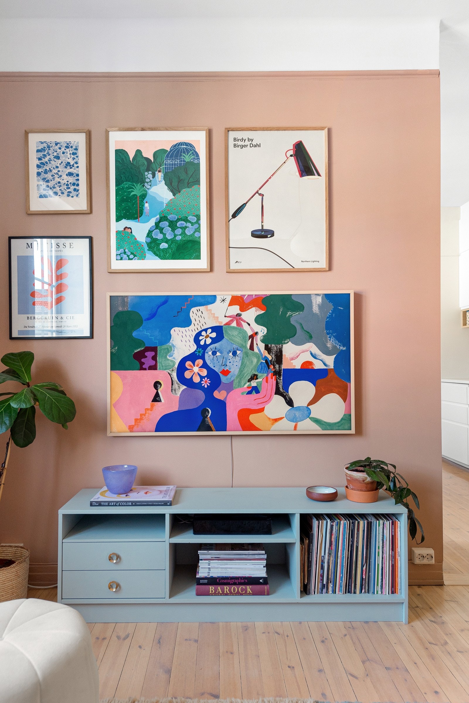 Boligen er holdt i delikate farger. Galleribilde