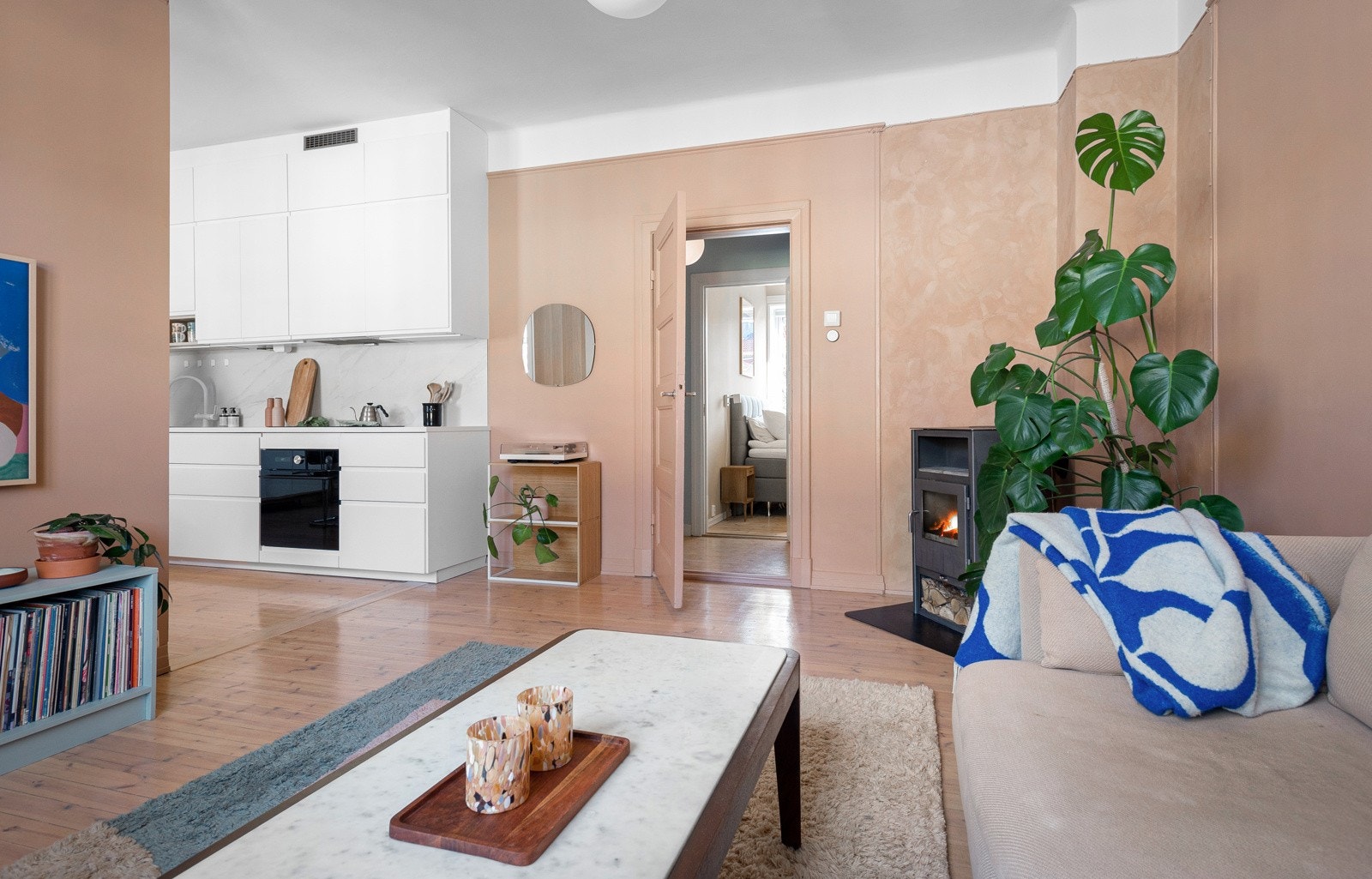 Leiligheten ble bygget om i 2020 og har en god planløsning. Galleribilde