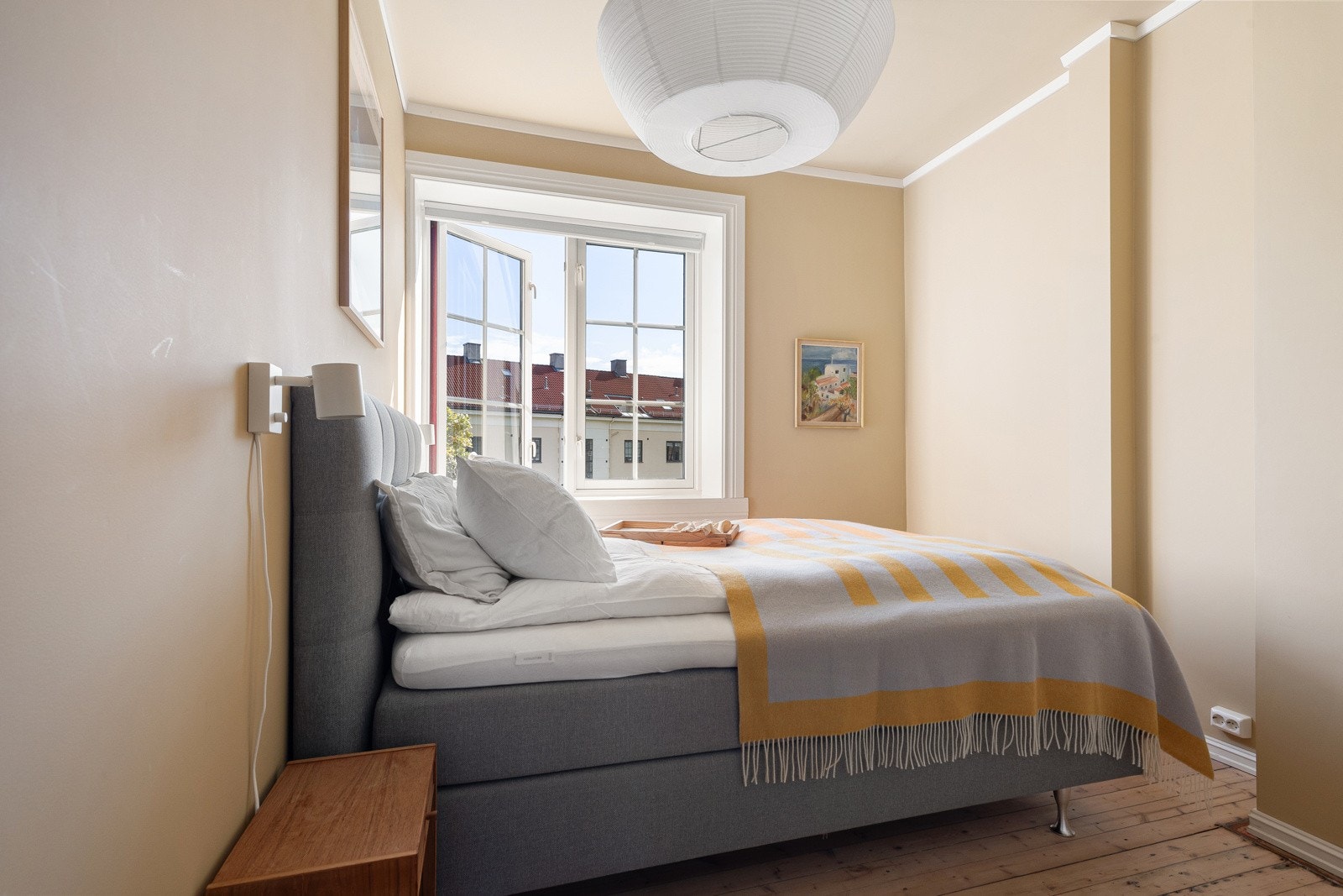 I forbindelse med ombygging av leiligheten ble det etablert soverom der kjøkkenet var tidligere. Galleribilde