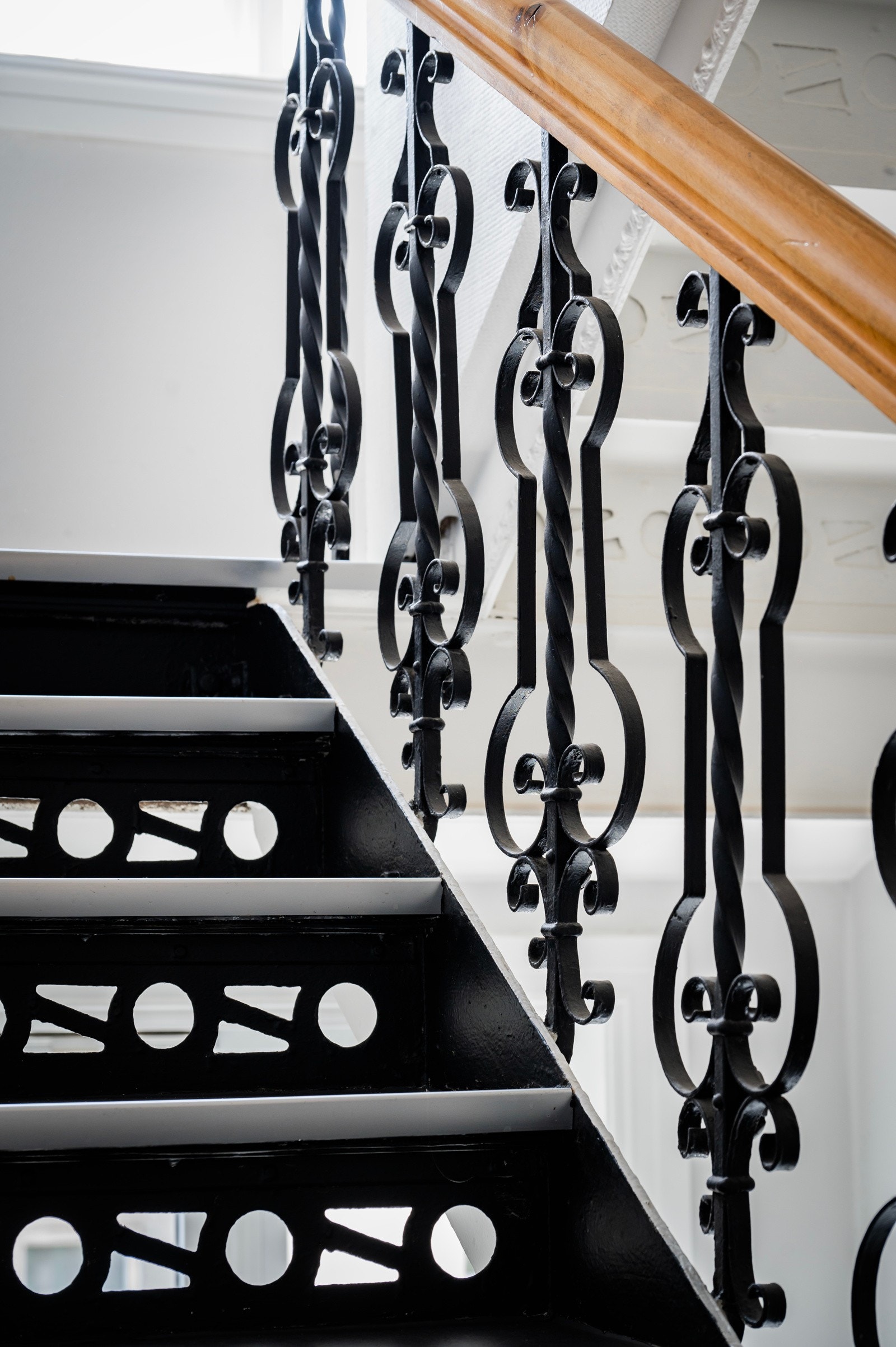 Trappeoppgangen ble pusset opp i 2021. Galleribilde