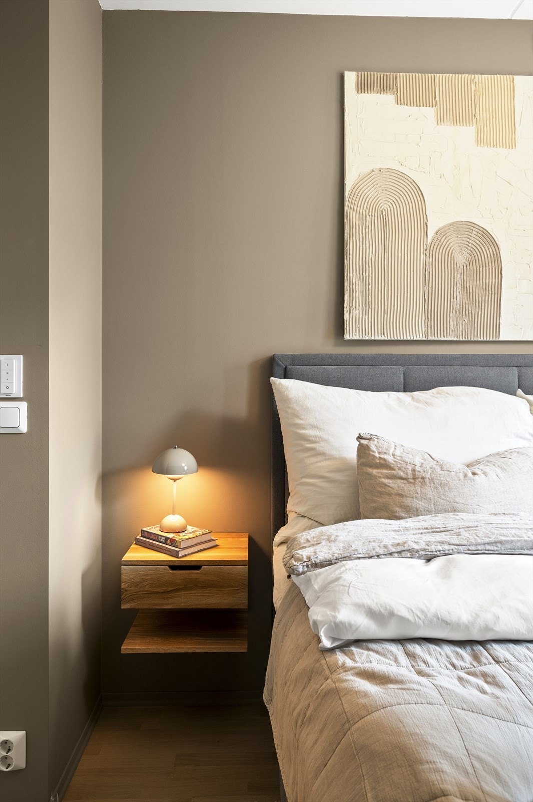 Velkommen inn til boligens hovedsoverom Galleribilde