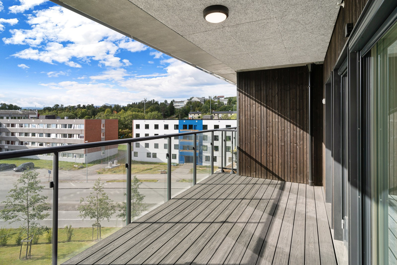 Her har du svært gode solforhold med sol fra formiddagen til kvelden.