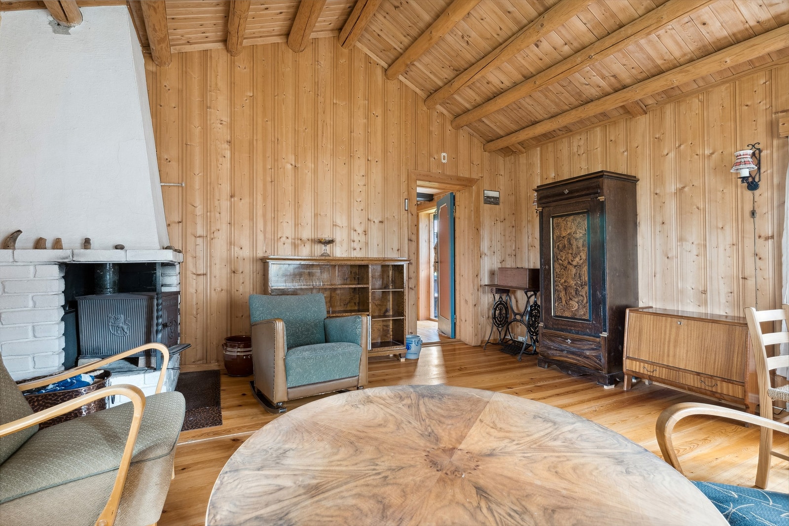Sommerstua. Galleribilde