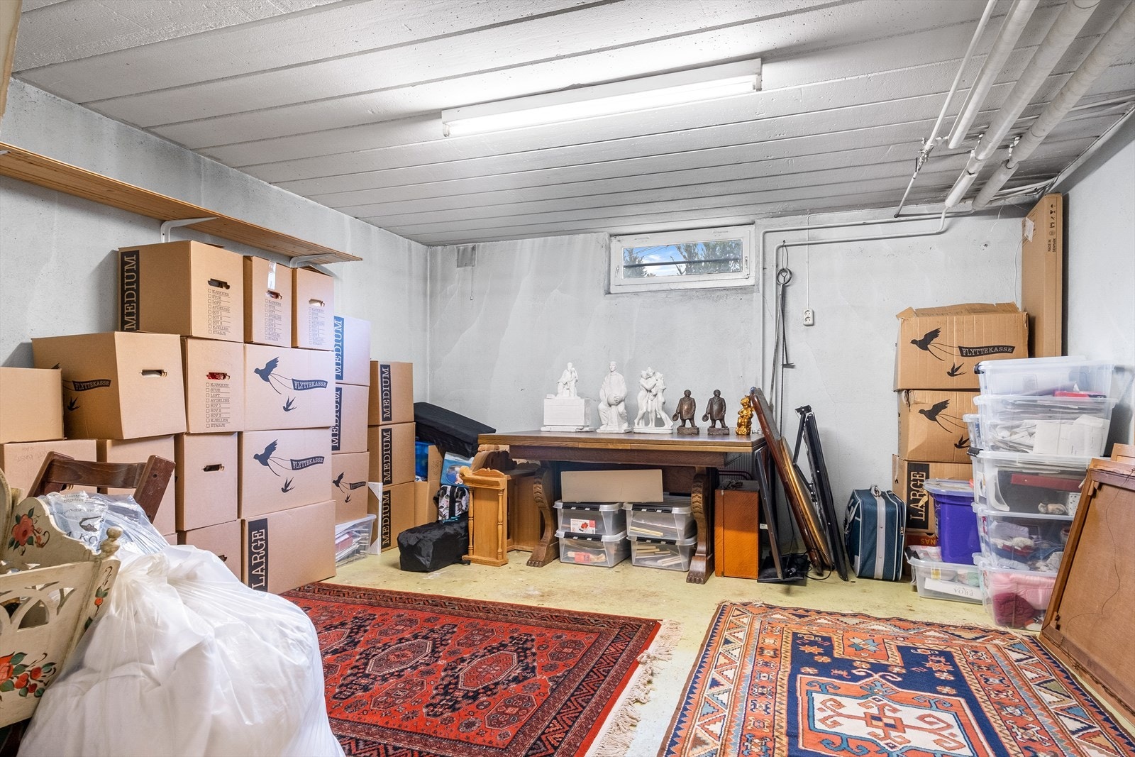 Boligen har 3 innvendige boder, så her er det godt med lagringsmuligheter. Galleribilde