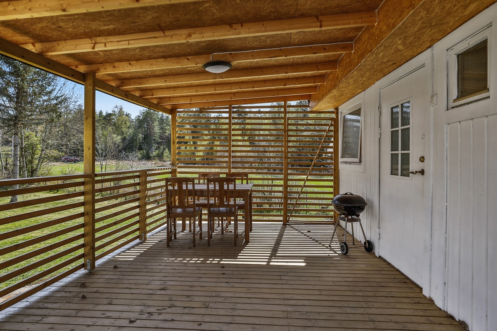 Overbygget stor uteplass. Galleribilde