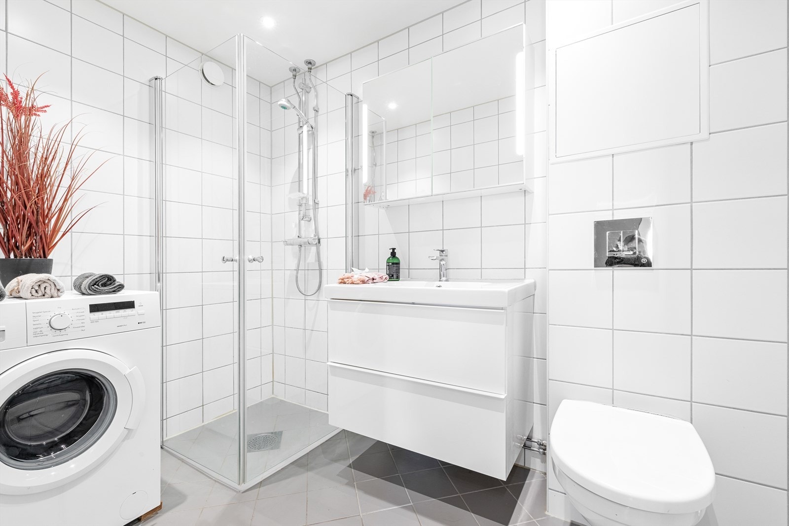 Lekkert og tidløst bad fra 2017 Galleribilde