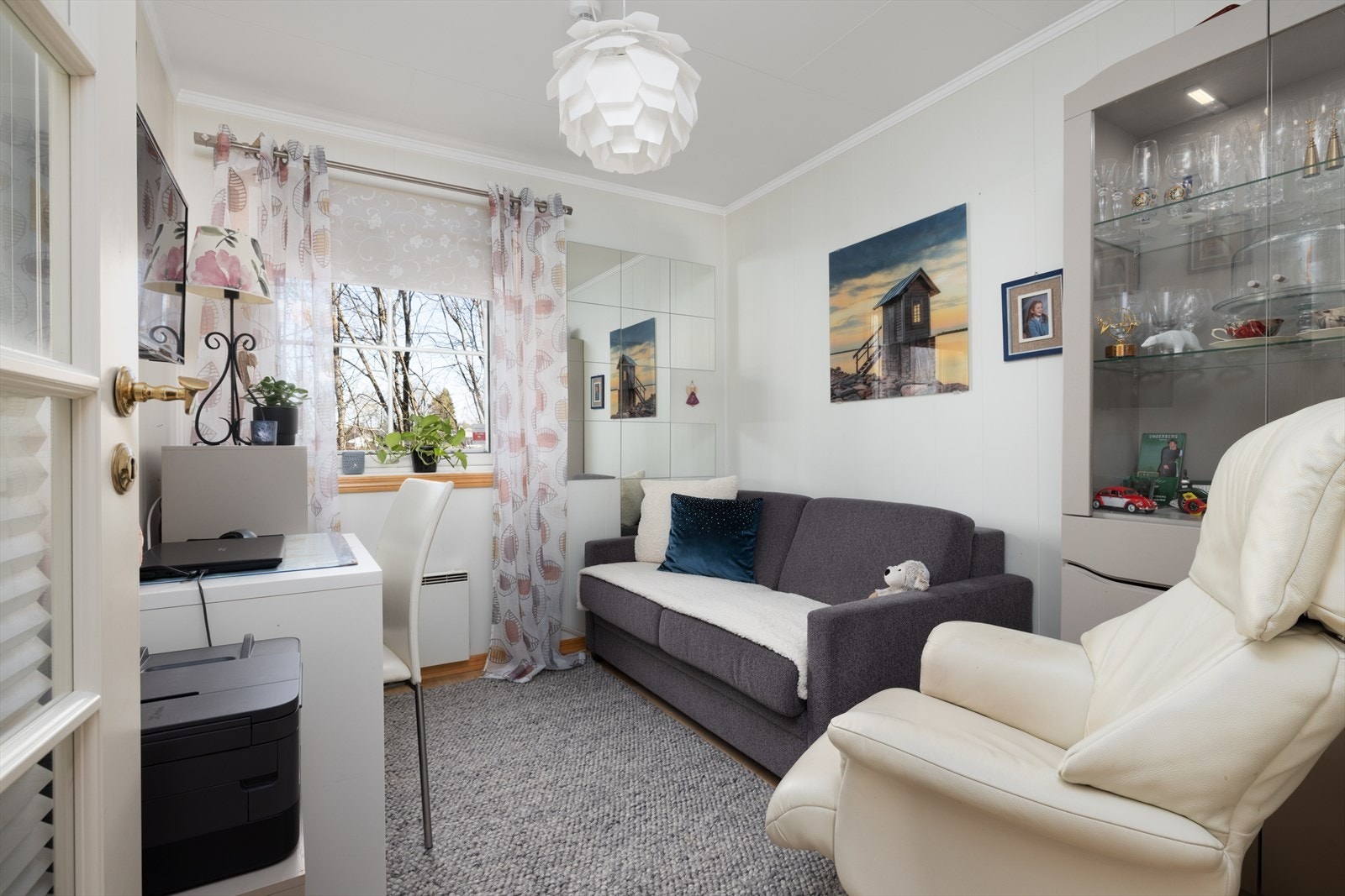 Leilighetens andre soverom, som har flere bruksmuligheter. Galleribilde