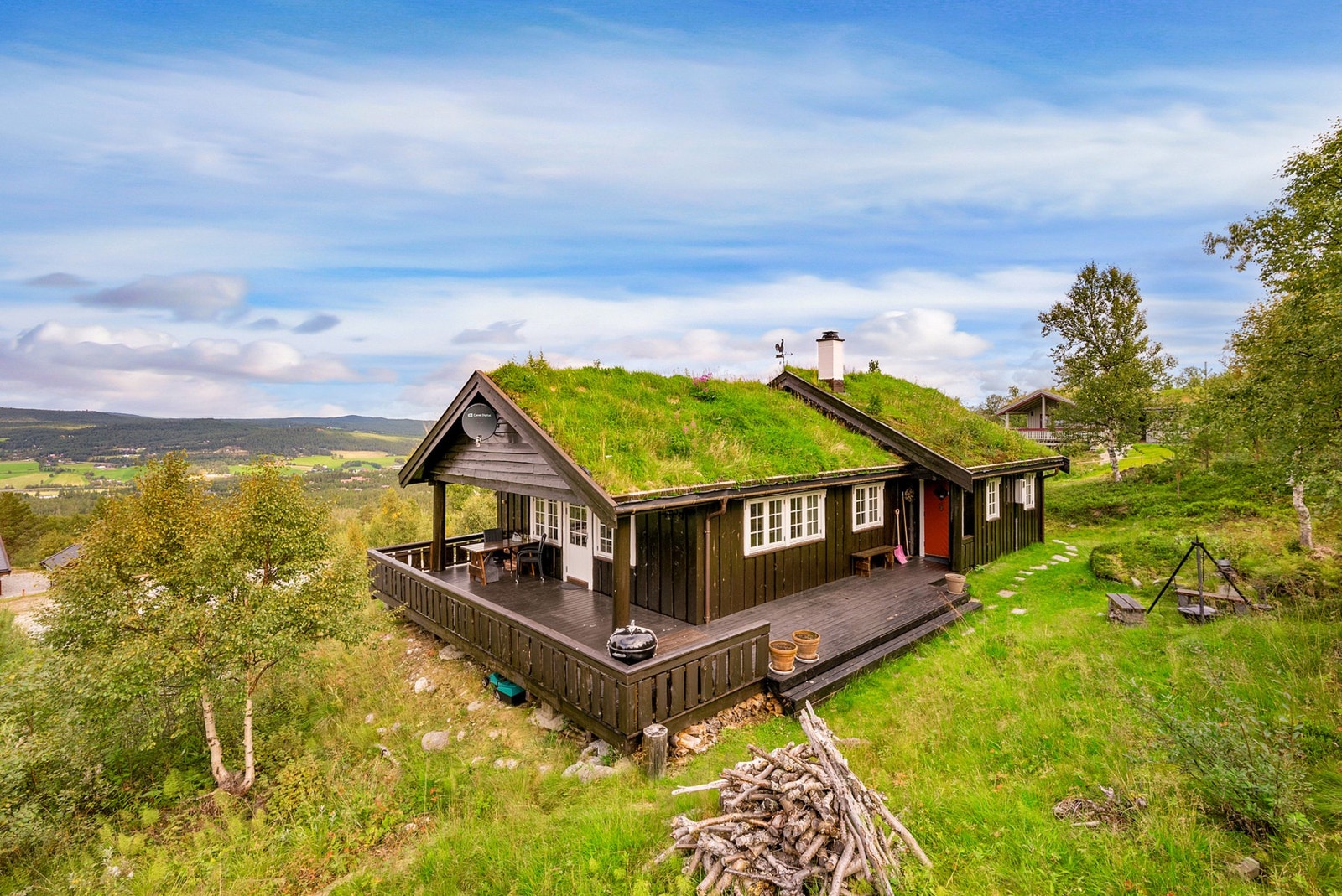TOS Arena - Hummelfjell er et helårs ski- og skiskytteranlegg som også ligger like ved. Galleribilde
