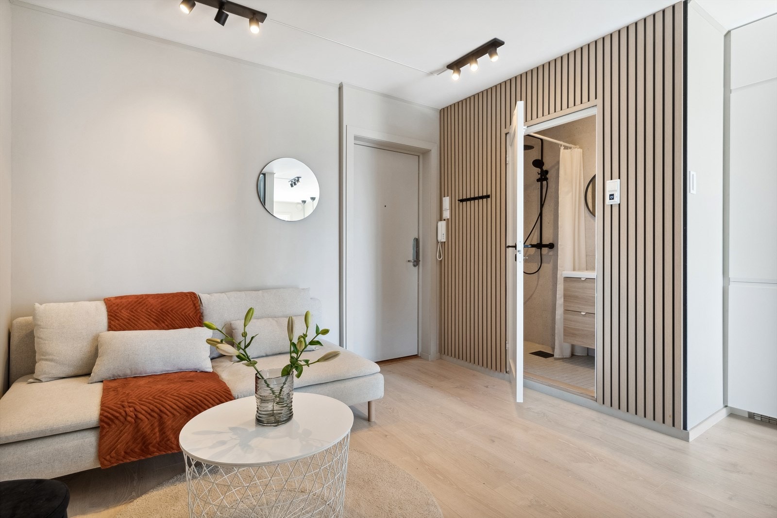 Lekker spilevegg som gir en lun og moderne atmosfære. Galleribilde