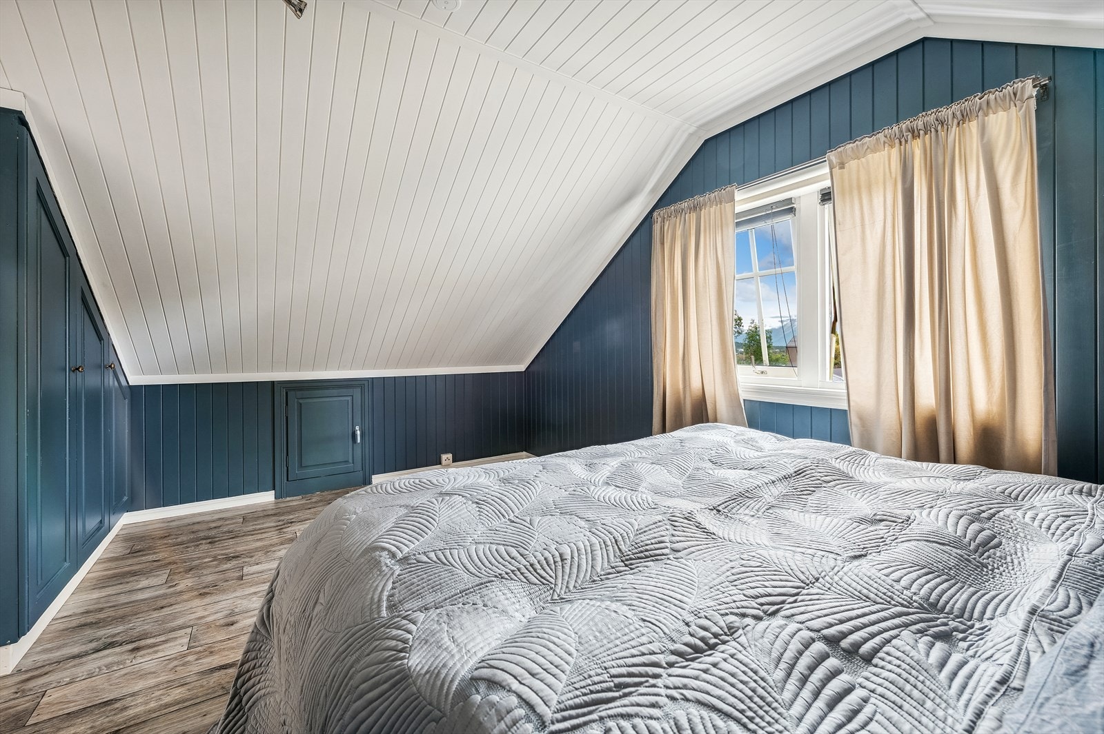 Det er etablert integrert garderobeløsning. Galleribilde