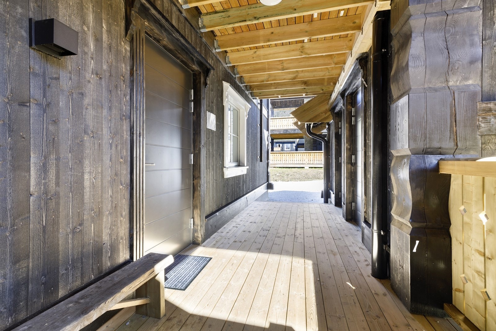 Inngangsparti. Galleribilde