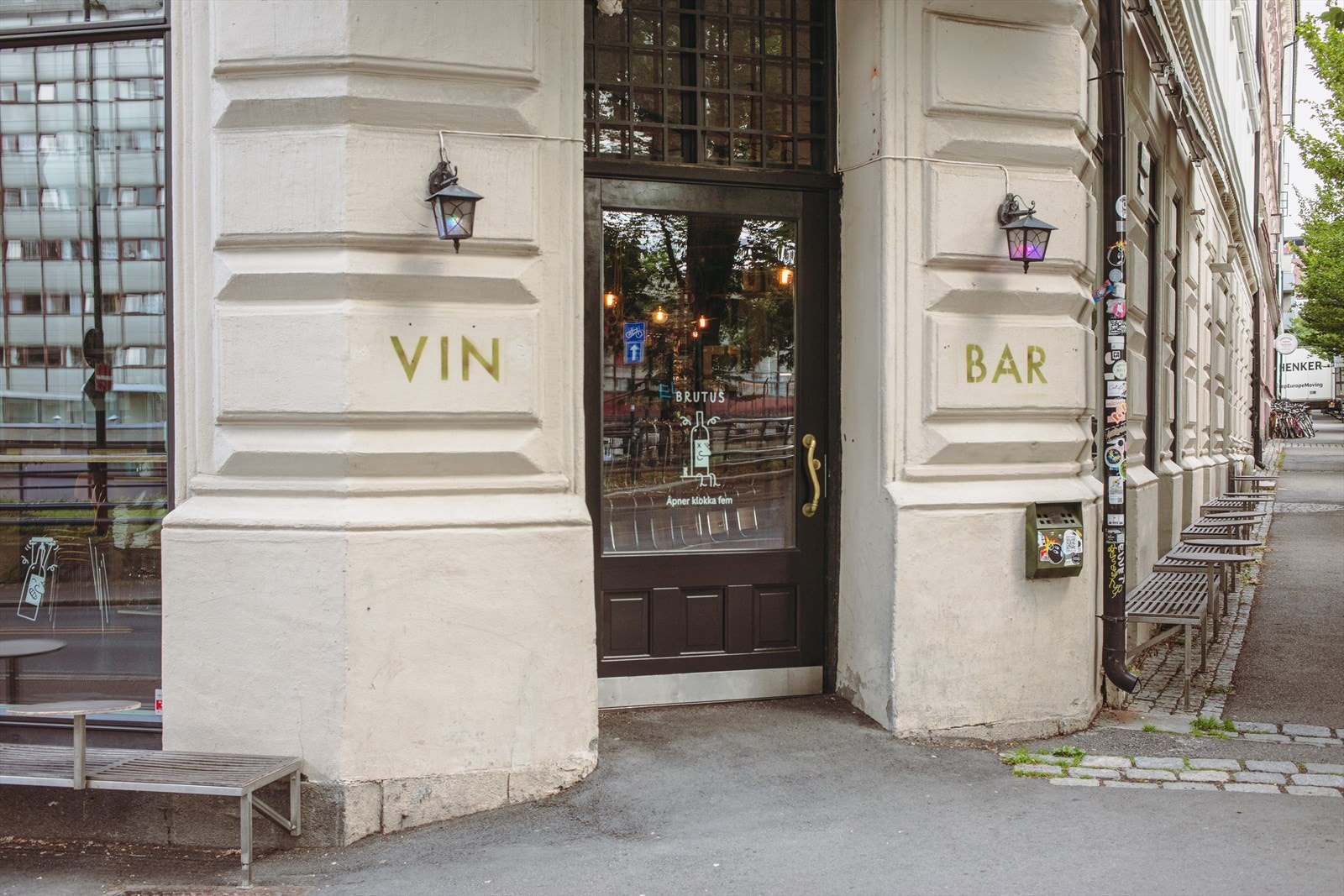 Brutus bar er den lokale vinbaren med et spennende utvalg og trivelig atmosfære Galleribilde