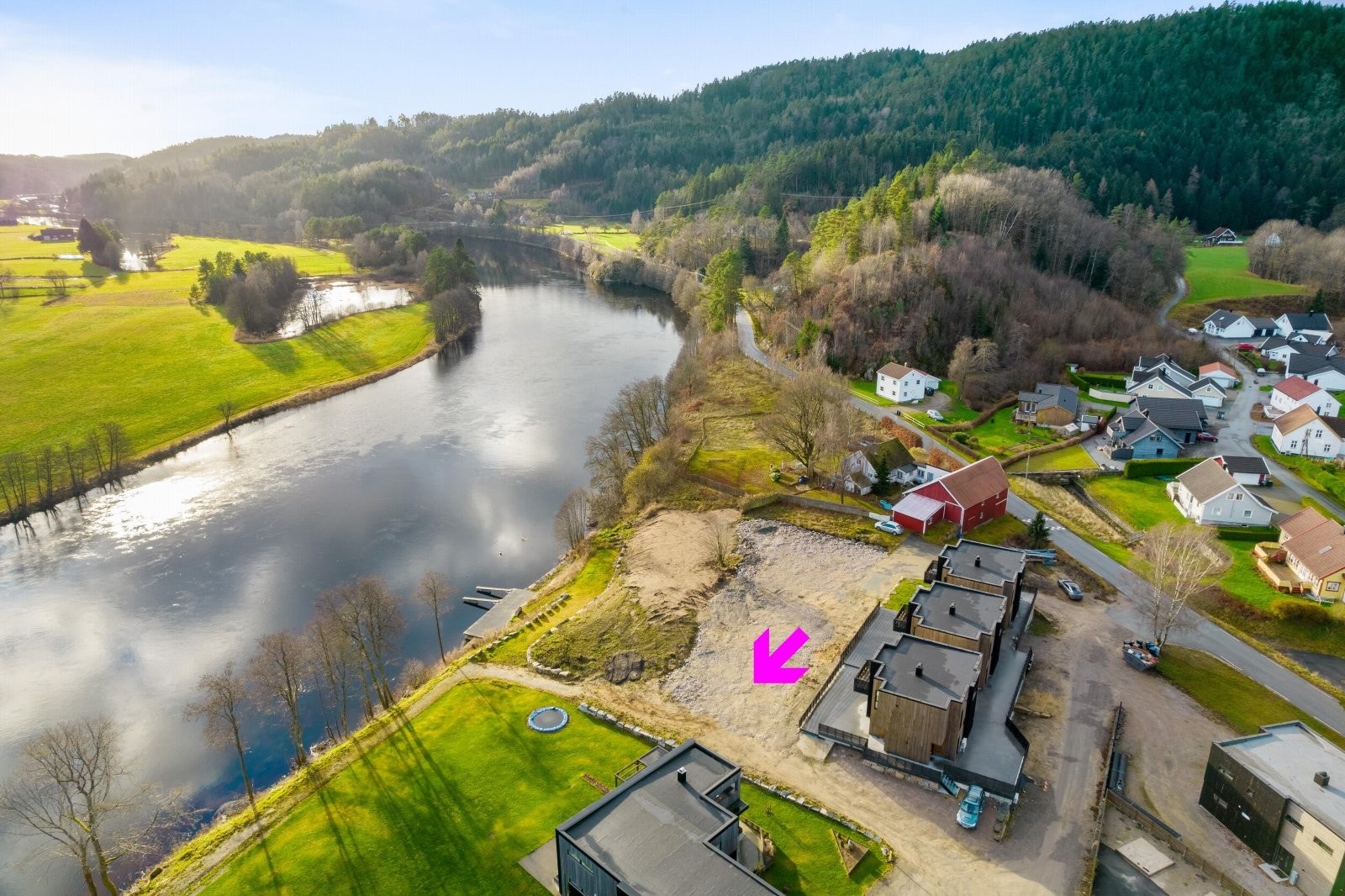 Stille og barnevenlig område i naturskjønne omgivelser. Galleribilde