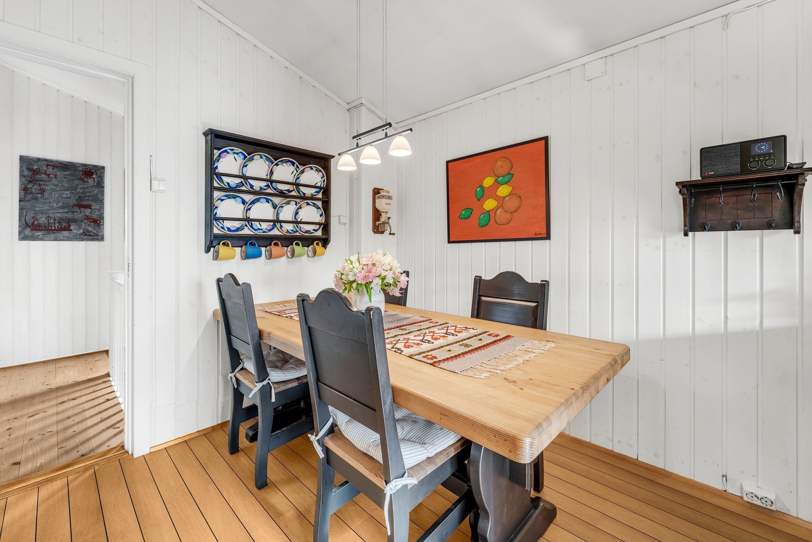 God plass til en spiseplass på kjøkkenet. Galleribilde